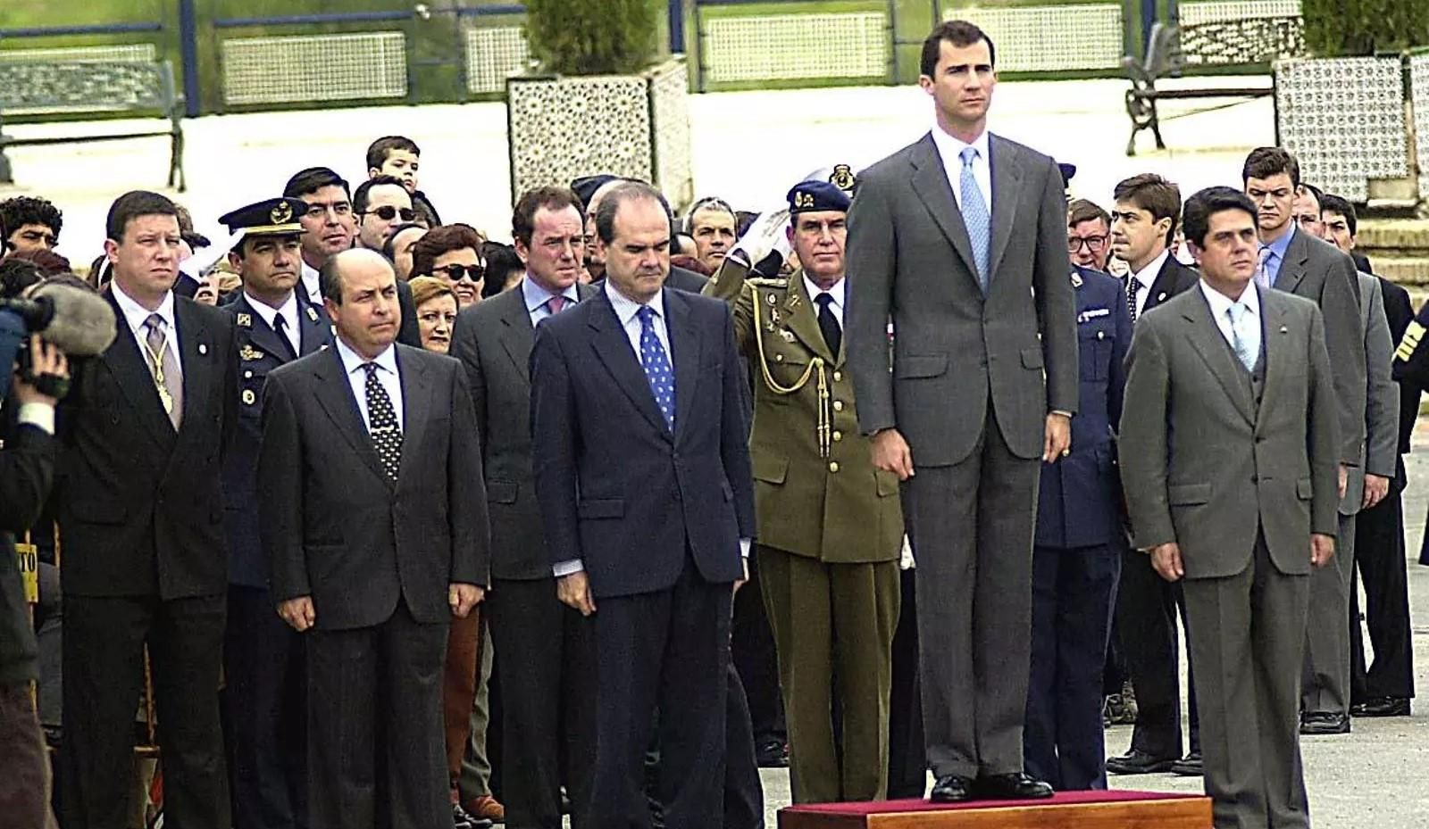 Felipe VI durante su visita a Palos de la Frontera en 2001.