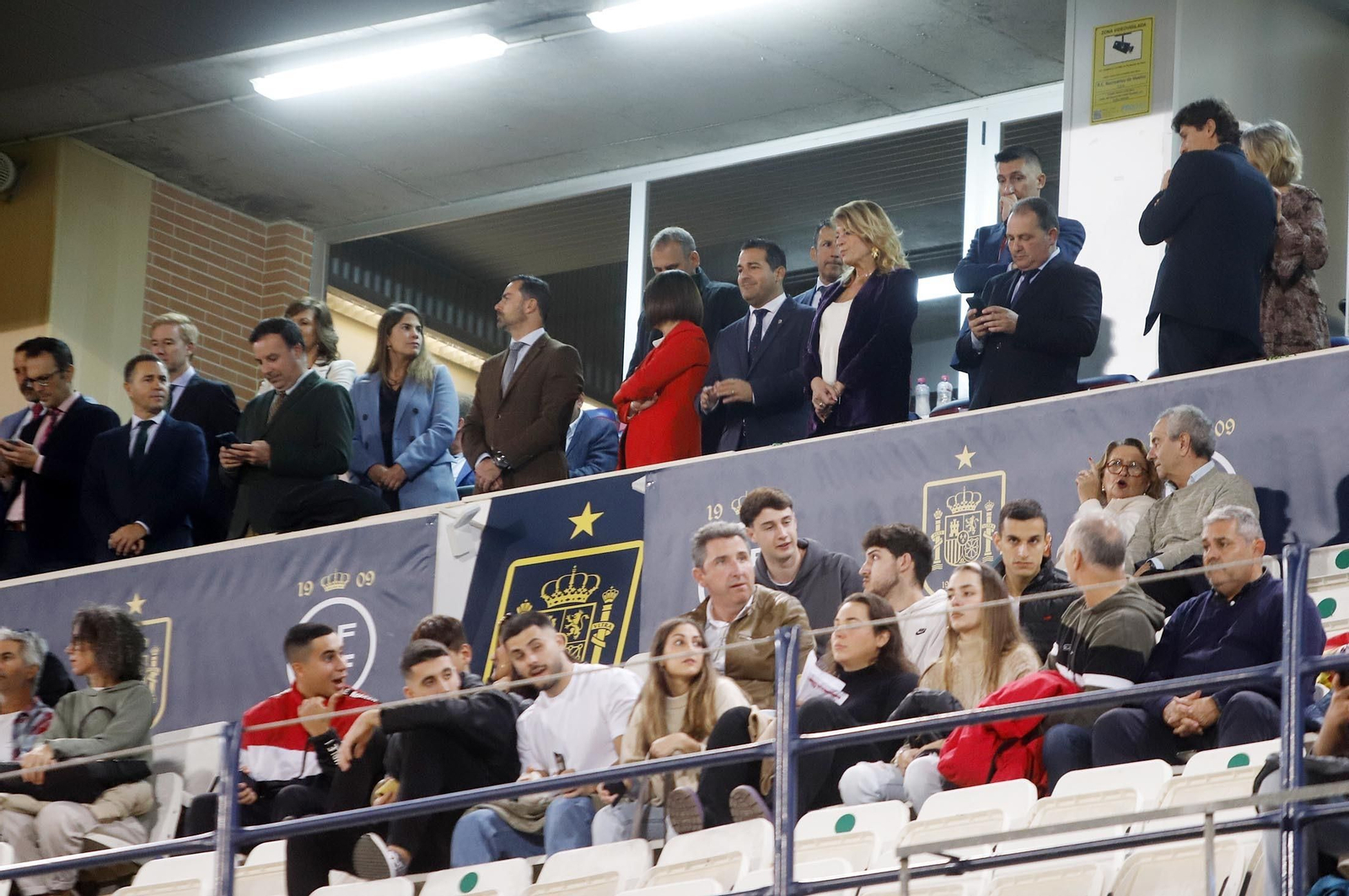 Gran ambiente para ver la selección española sub-21 en Huelva