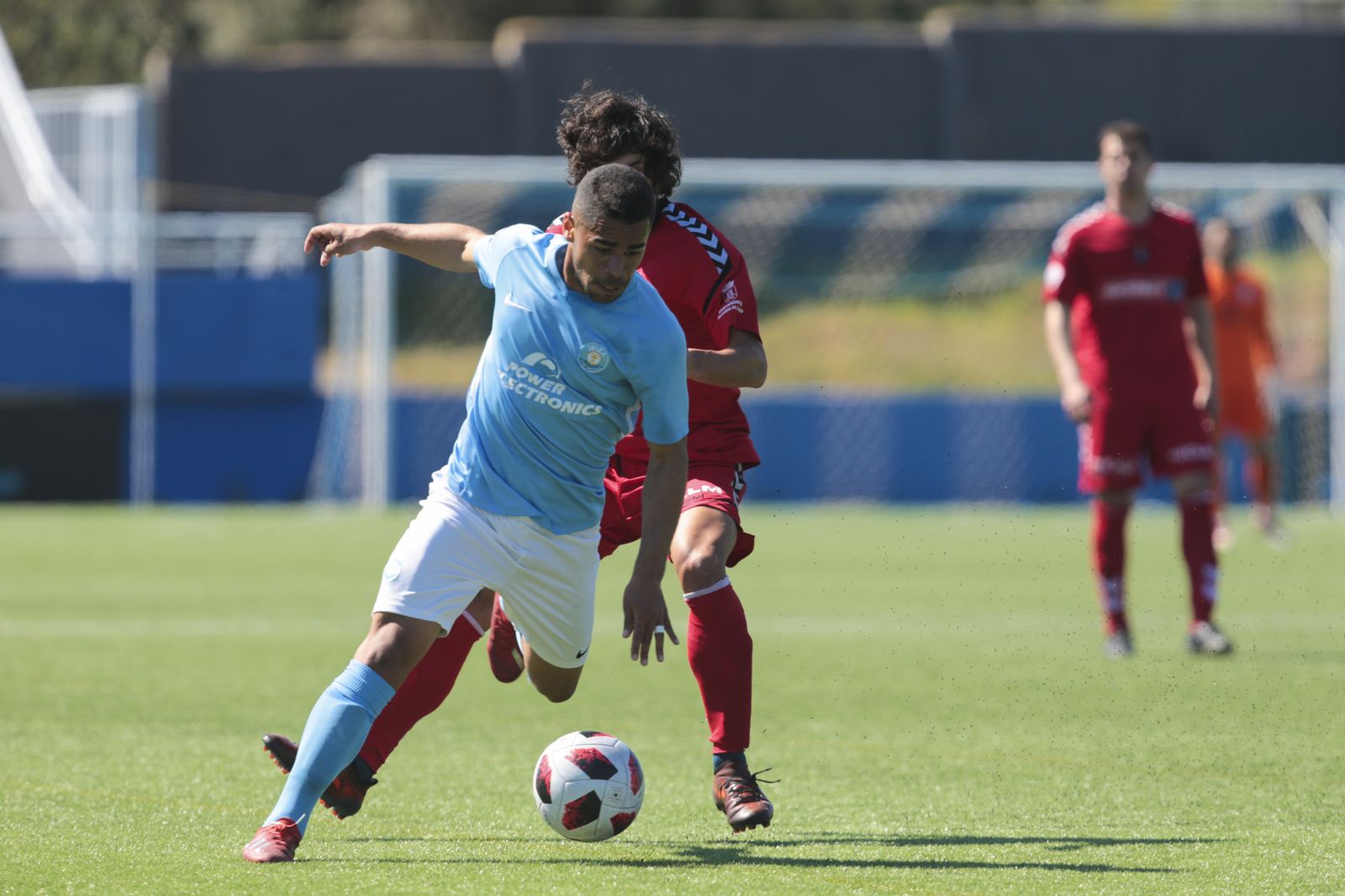 Rai avanza con el balón durante el Ibiza-Talavera del pasado domingo