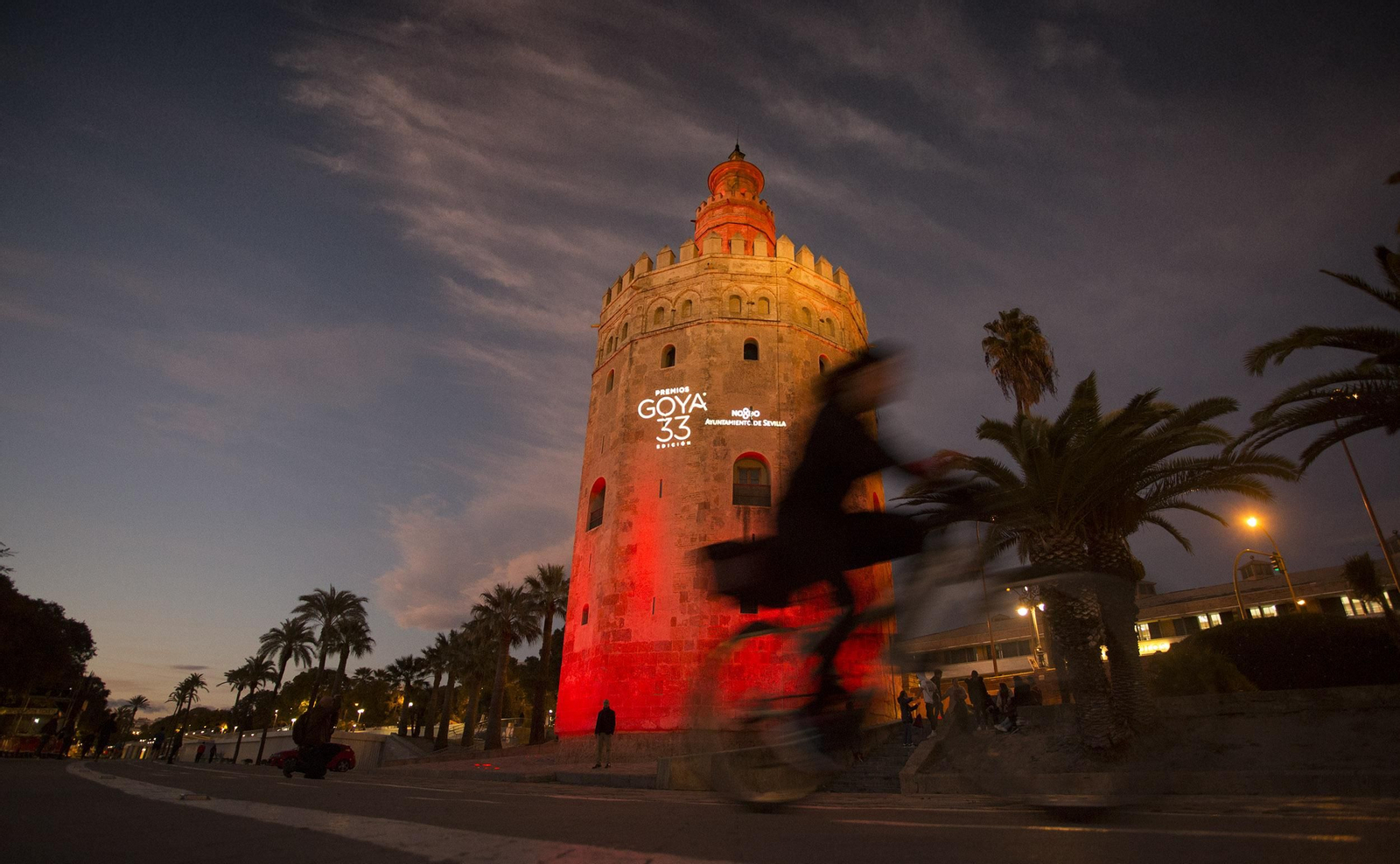 La Torre del Oro iluminada con motivo de la 33 edición de los Premios Goya.