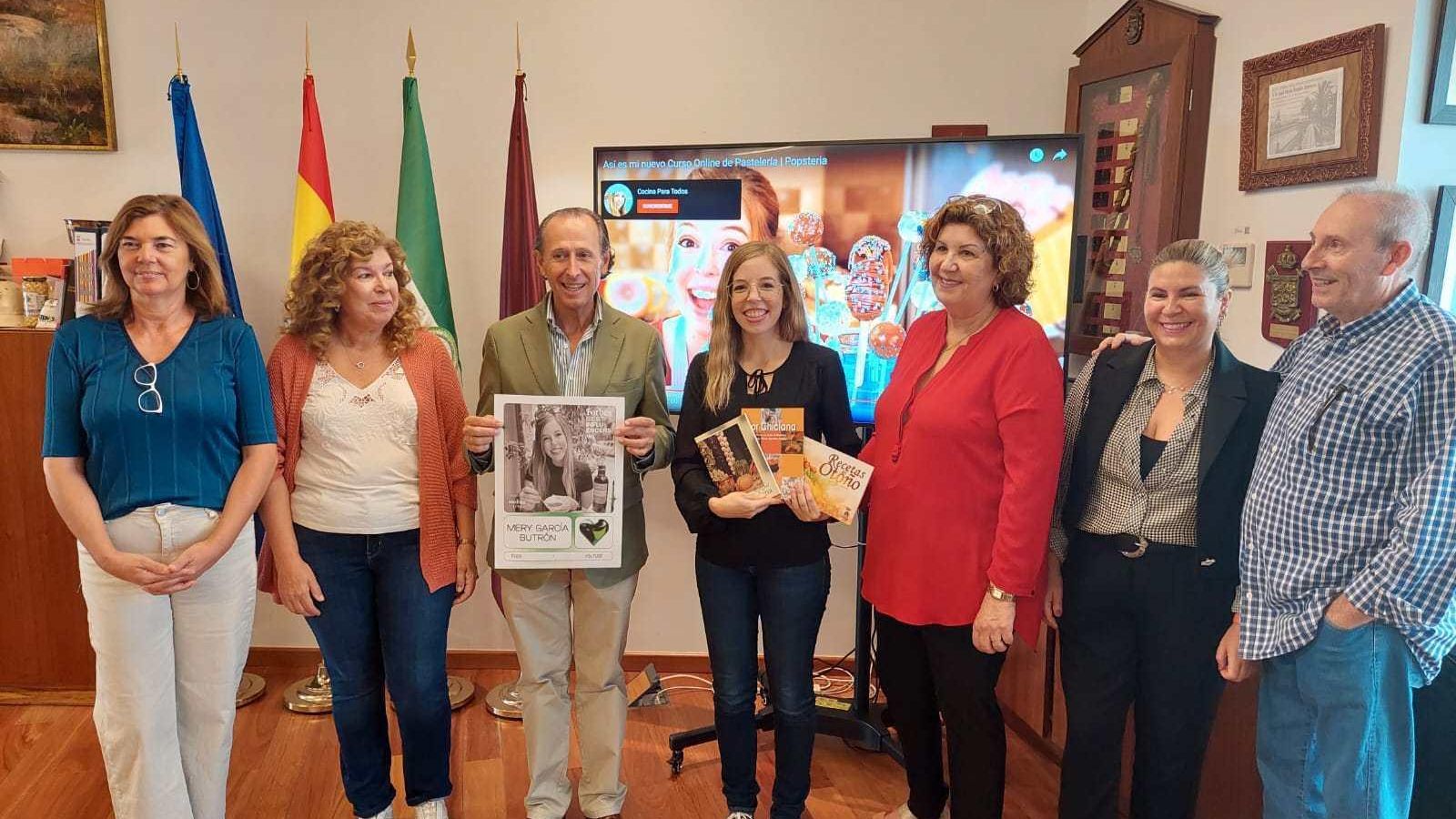 Recepción a la youtuber en el Ayuntamiento chiclanero.