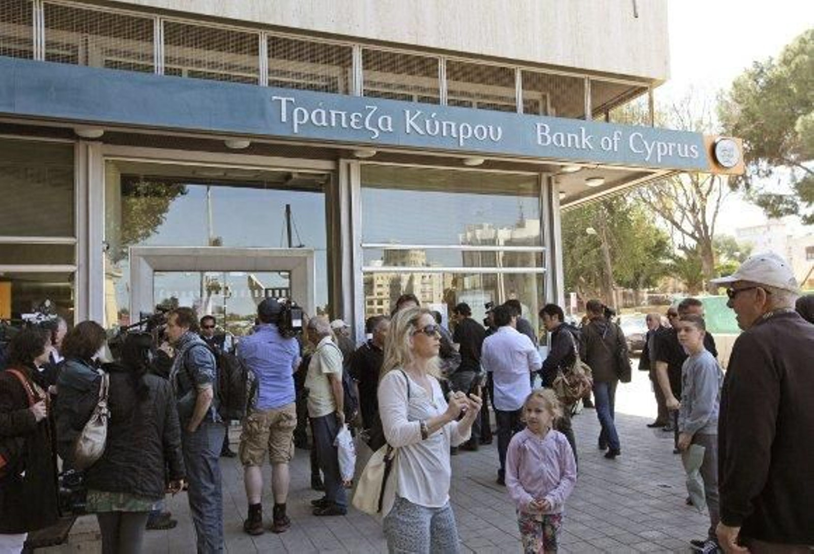 Normalidad en Chipre tras la reapertura de los bancos