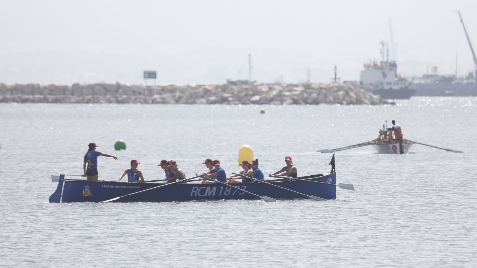 Las fotos de la primera jornada del Campeonato de España de remo en banco fijo LLaut de La Línea