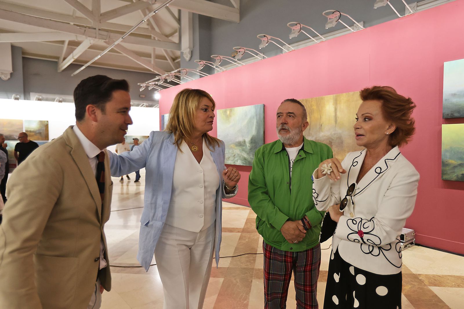 Imágenes de la inauguración de la muestra 'Camino de Perfección' del pintor Antonio Belmonte