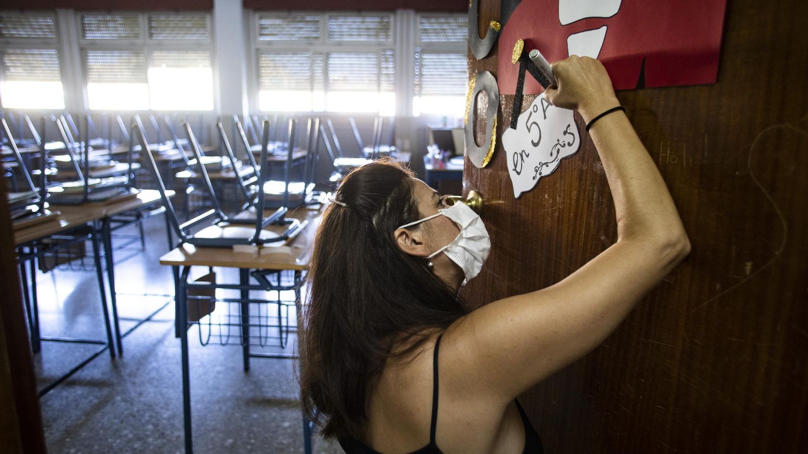 Docente del García Lorca con los últimos detalles antes de comenzar el curso.