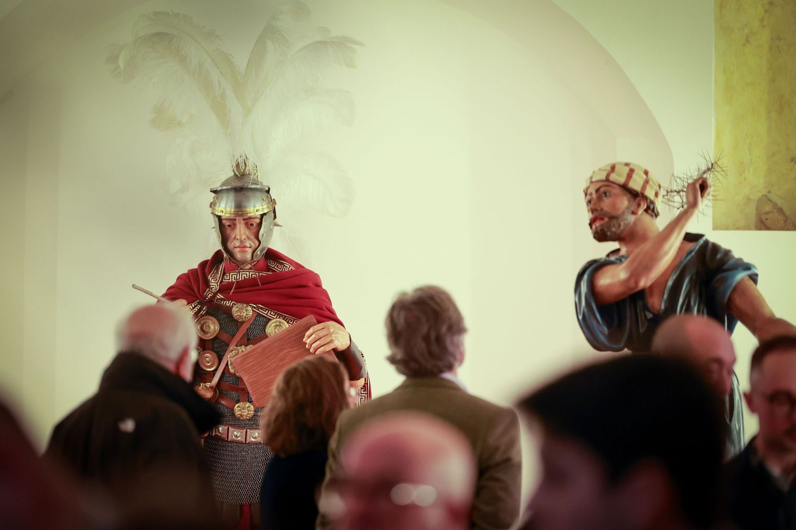 Inaugurada en San Fernando la exposición cofrade Passio Domini: las imágenes