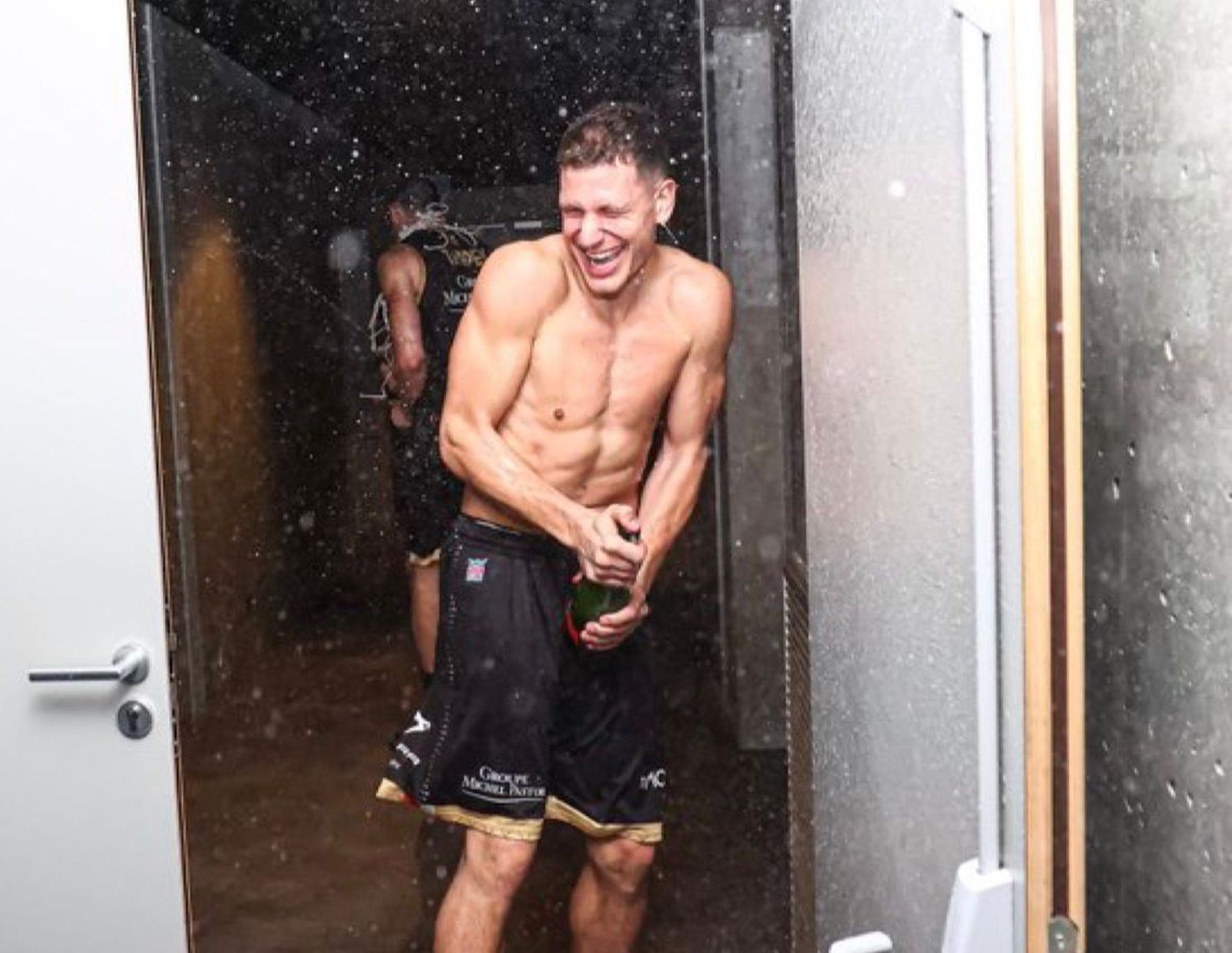 Tyson Carter y Nemanja Nedovic celebran títulos de Copa con Estrella Roja y Mónaco