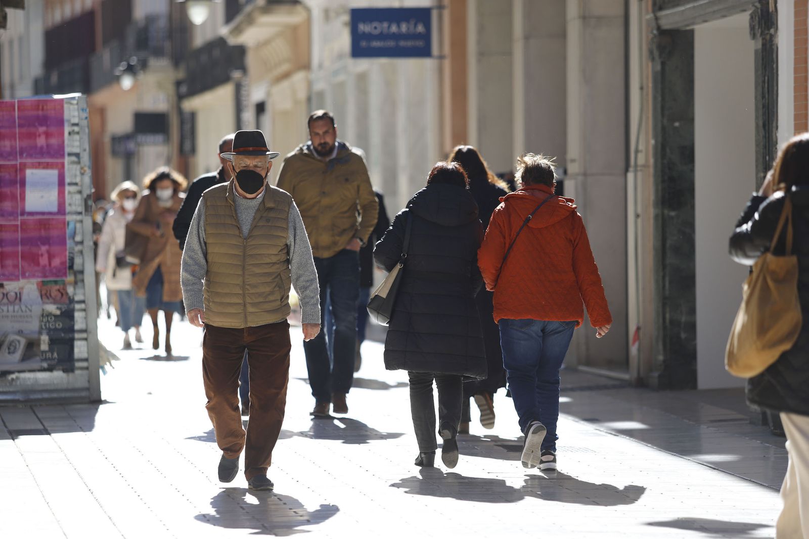 Ambiente en el centro de la capital onubense.