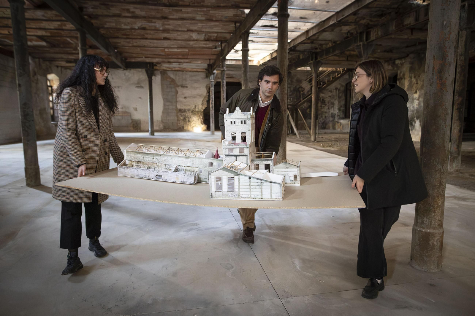 Fotos: en el interior del futuro complejo de la Universidad de Granada en la Azucarera de San Isidro
