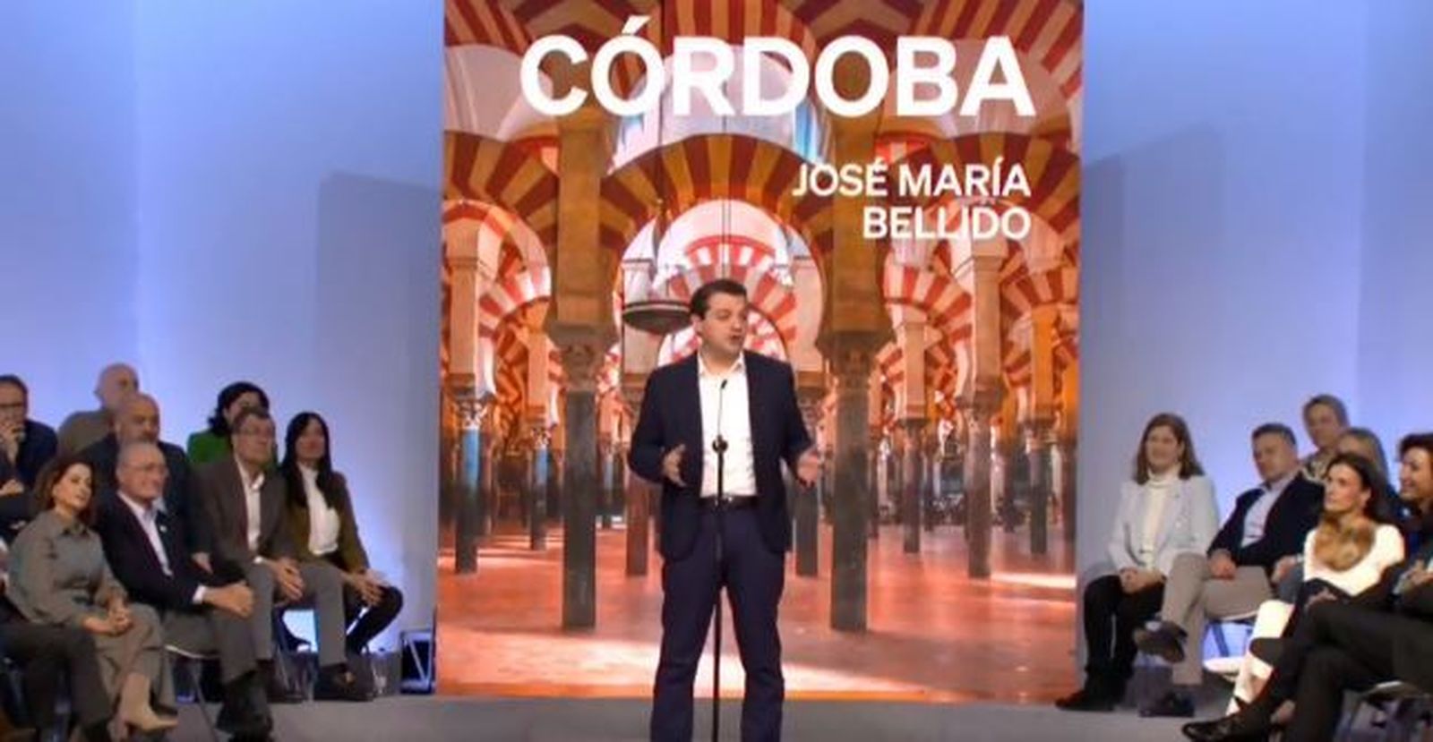 El alcalde de Córdoba, durante el juego de los 59 segundos del PP.
