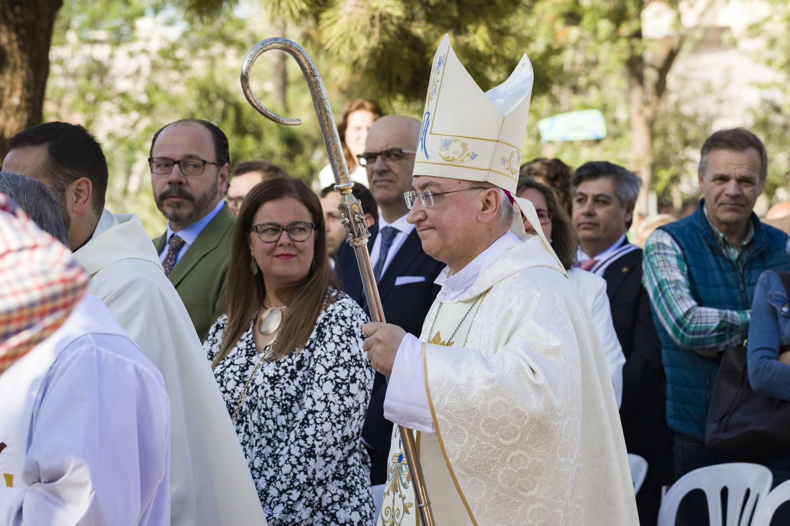 Misa de campaña frente a la parroquia del Cristo de la Sed con la Virgen del Carmen