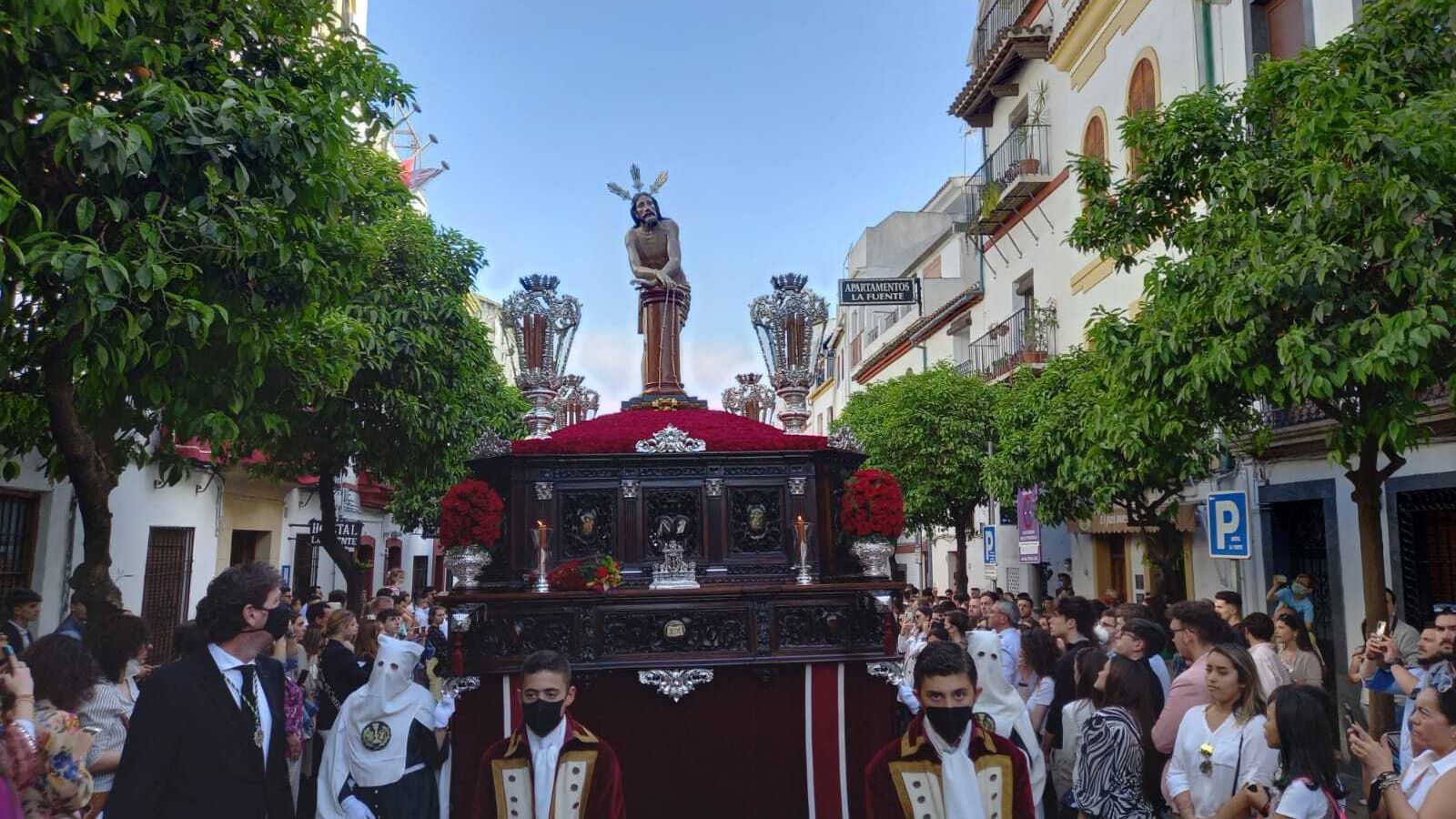 El Señor Amarrado a la Columna, por la calle San Fernando.