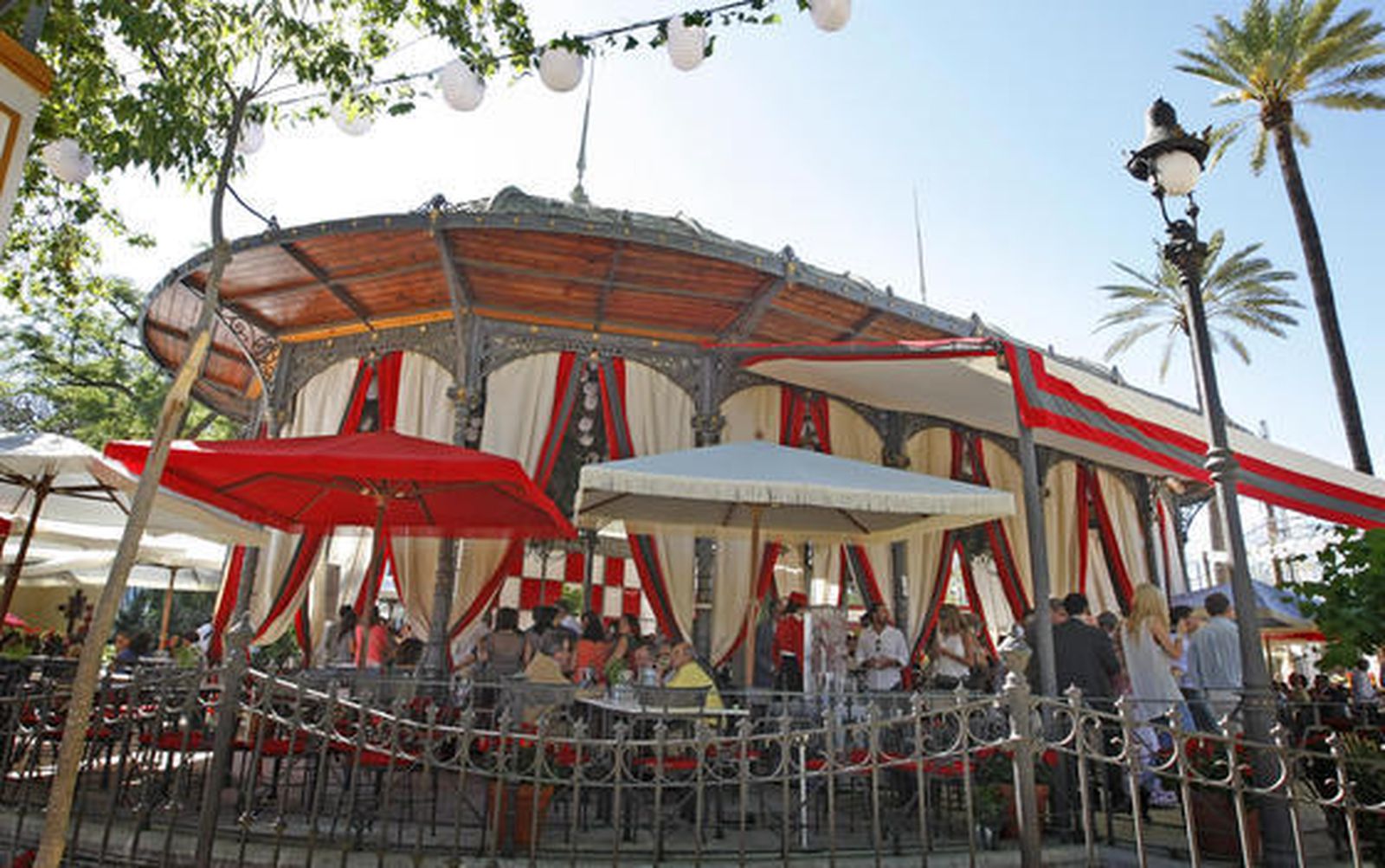 Primer premio. Fachada de la caseta de González Byass en la Feria 2013.   Foto: Pascual