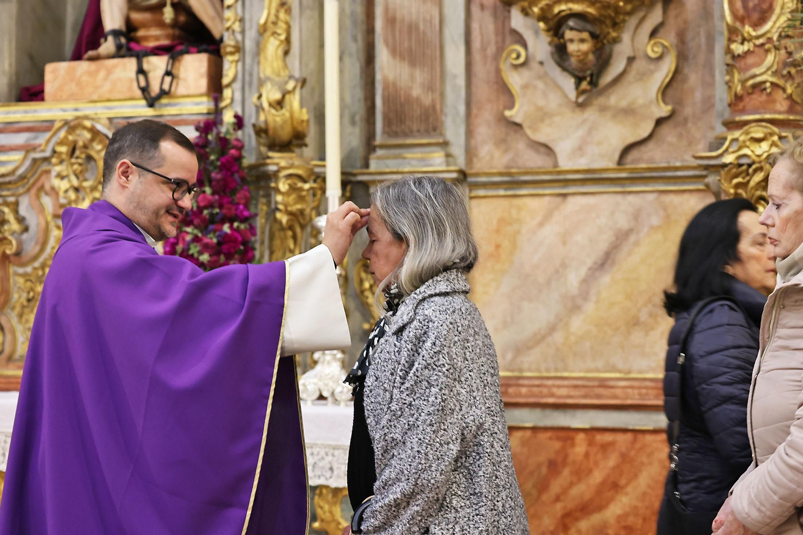 Imágenes de la Imposición de Cenizas en La Merced