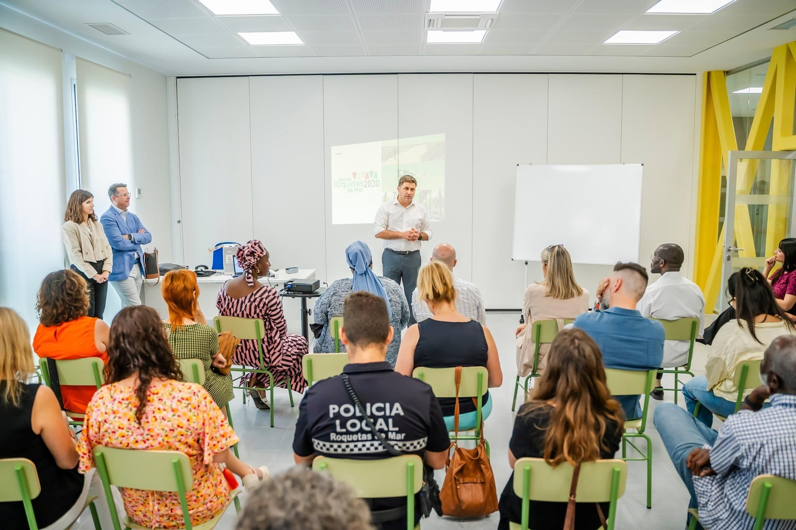 Vecinos y colectivos del municipio se han dado cita en este encuentro promovido por el Consistorio. Vecinos y colectivos del municipio se han dado cita en este encuentro promovido por el Consistorio.