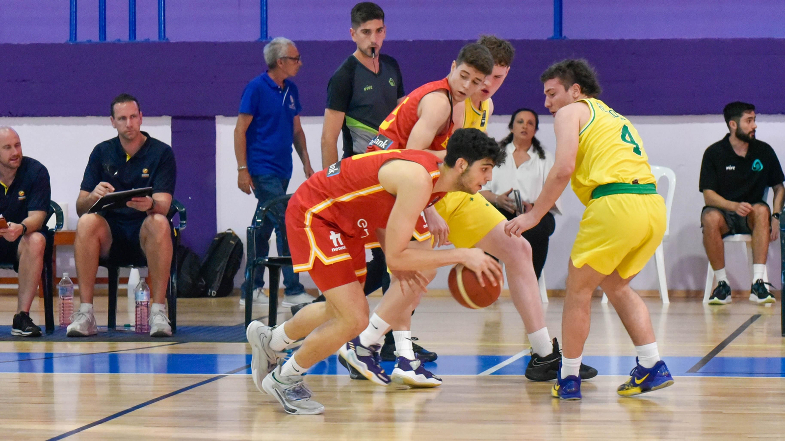 Las fotos de la reinauguración del Pabellon Municipal de La Línea