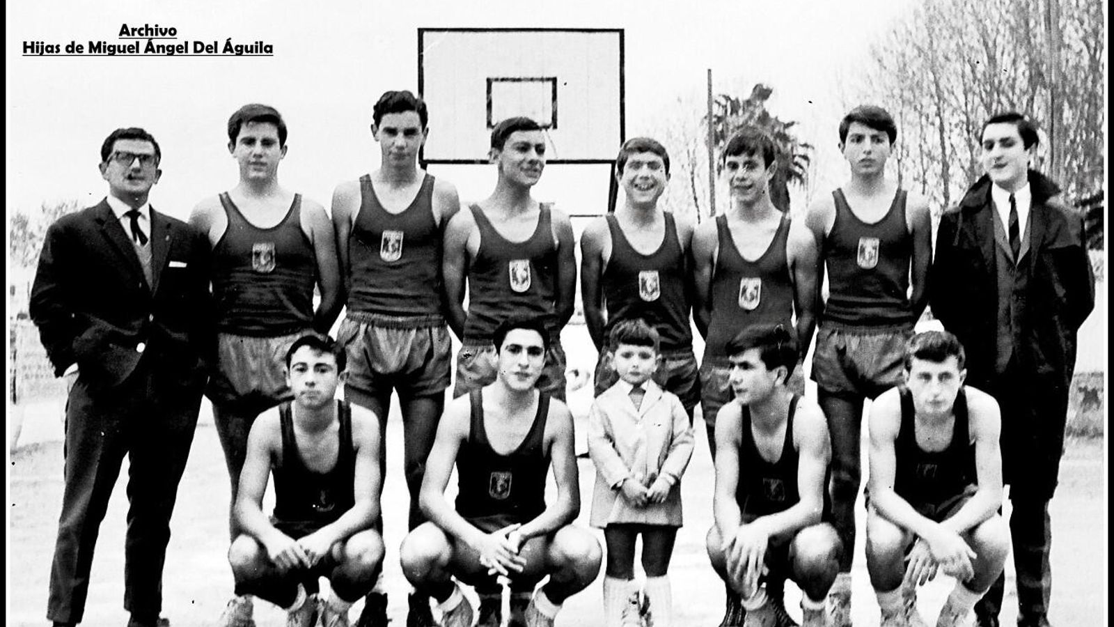 Primeras equipaciones en el Parque María Cristina