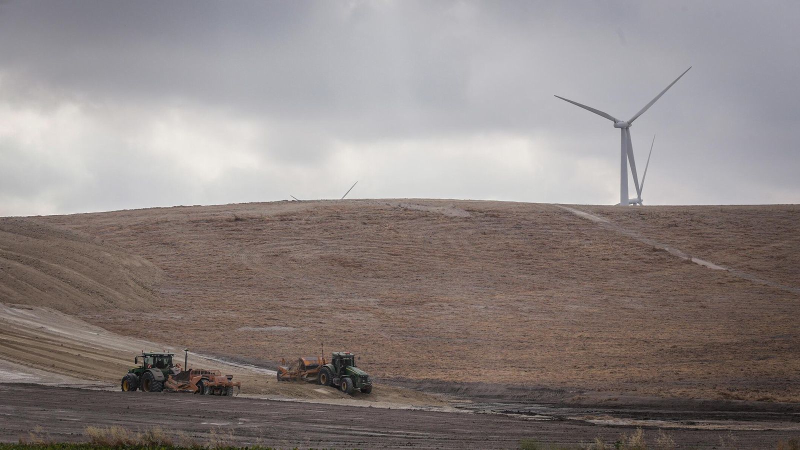 Movimientos de tierra en unos terrenos entre Torrecera y Paterna.