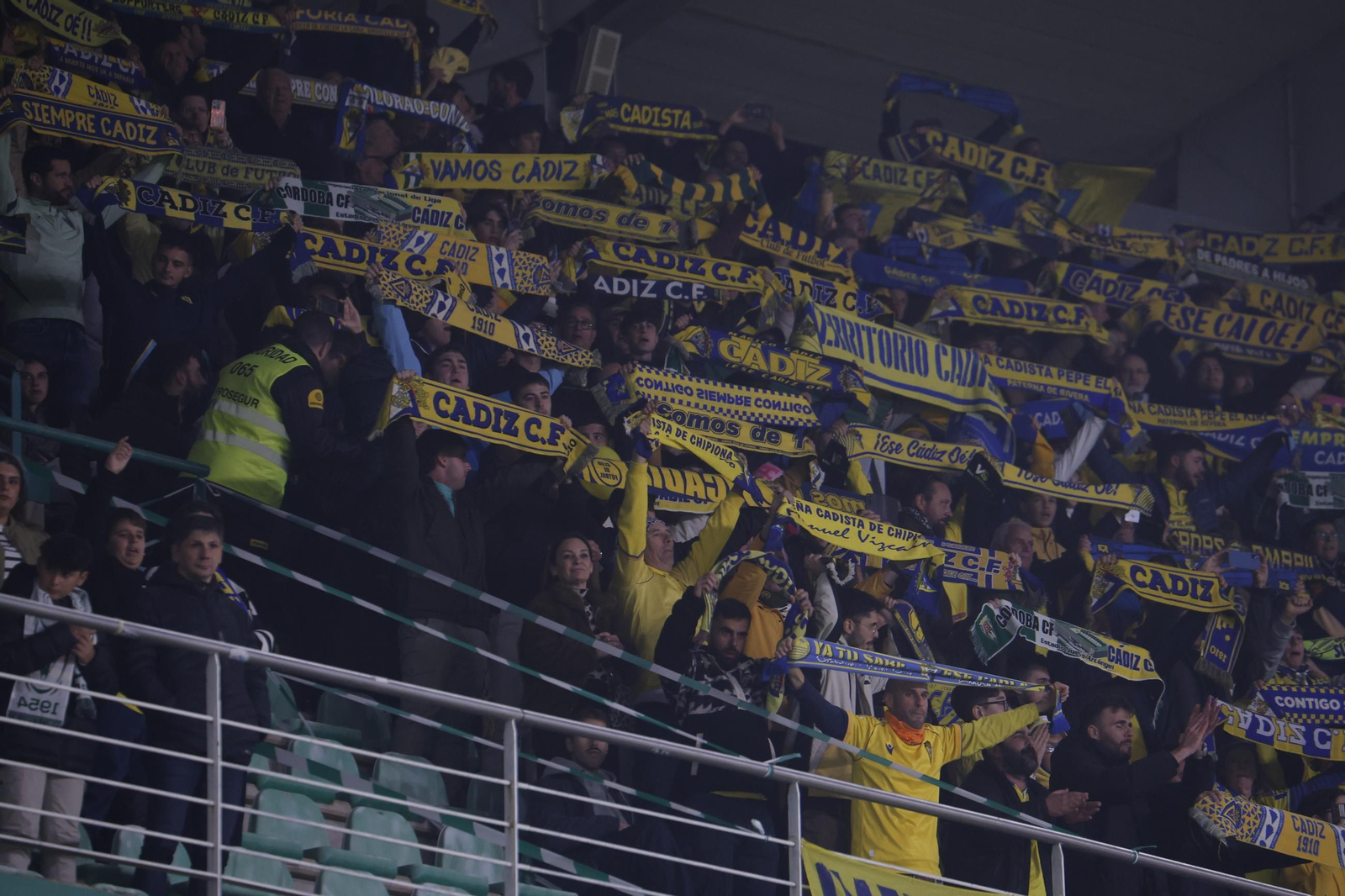 Las mejores fotos del ambiente en el Córdoba CF - Cádiz