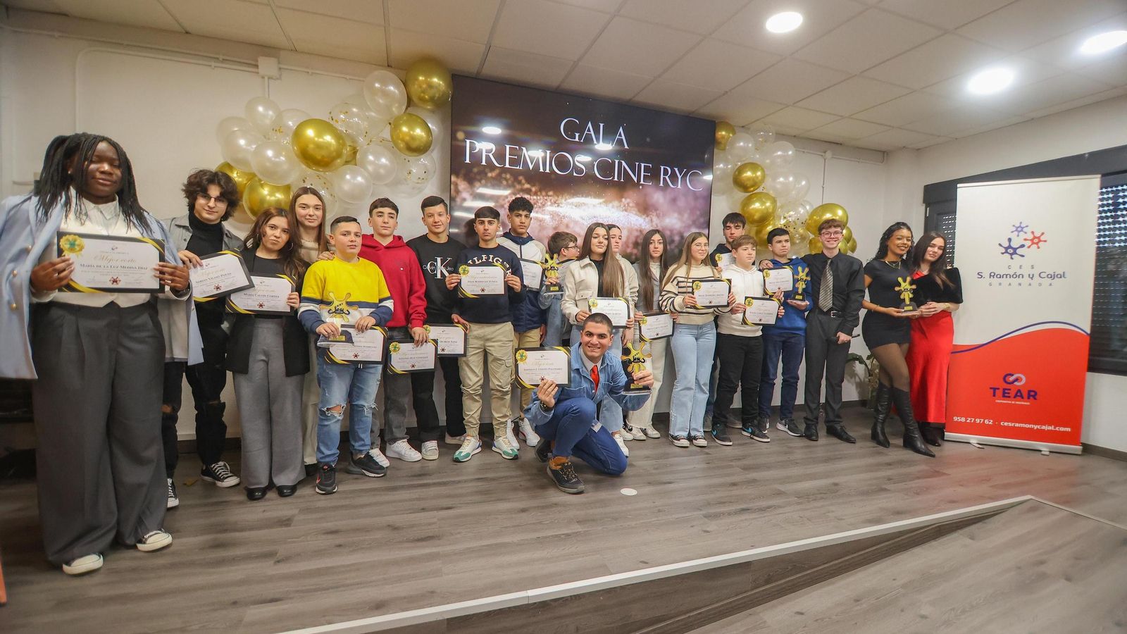 Foto de familia con los premiados
