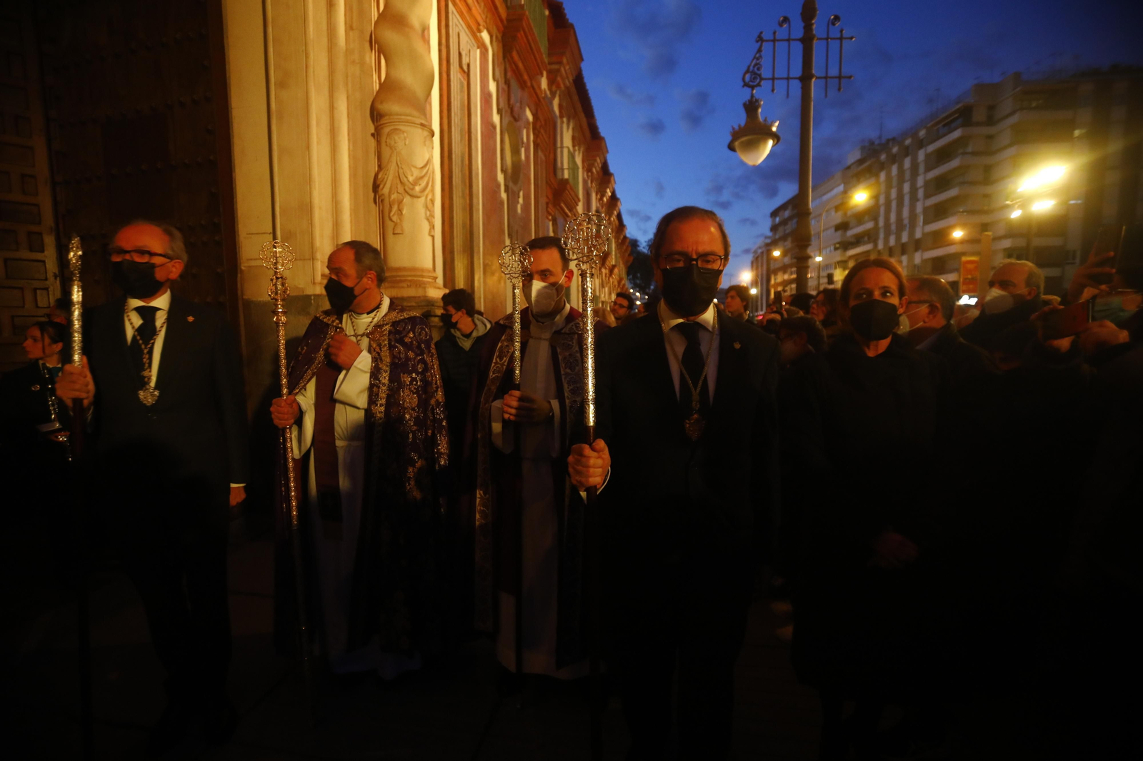 El vía crucis del Señor del Soberano Poder de Córdoba, en imágenes