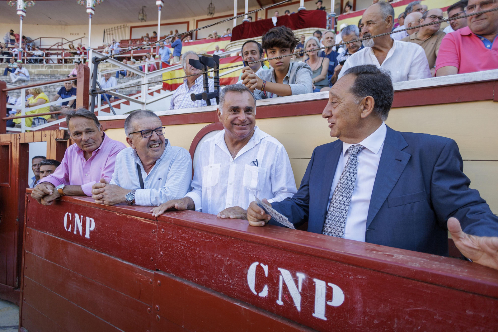 Búscate en la corrida de toros de El Puerto con Escribano, Morilla y Pinar