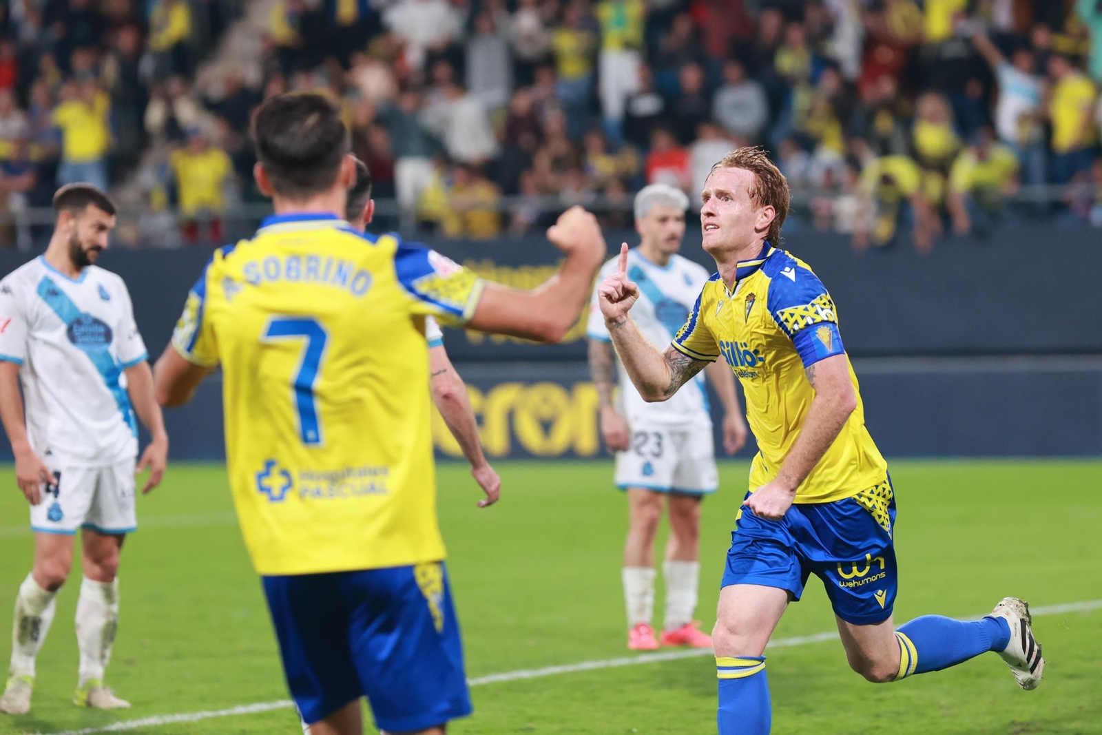 Búscate entre las imágenes del partido de fútbol entre Cádiz CF y Deportivo