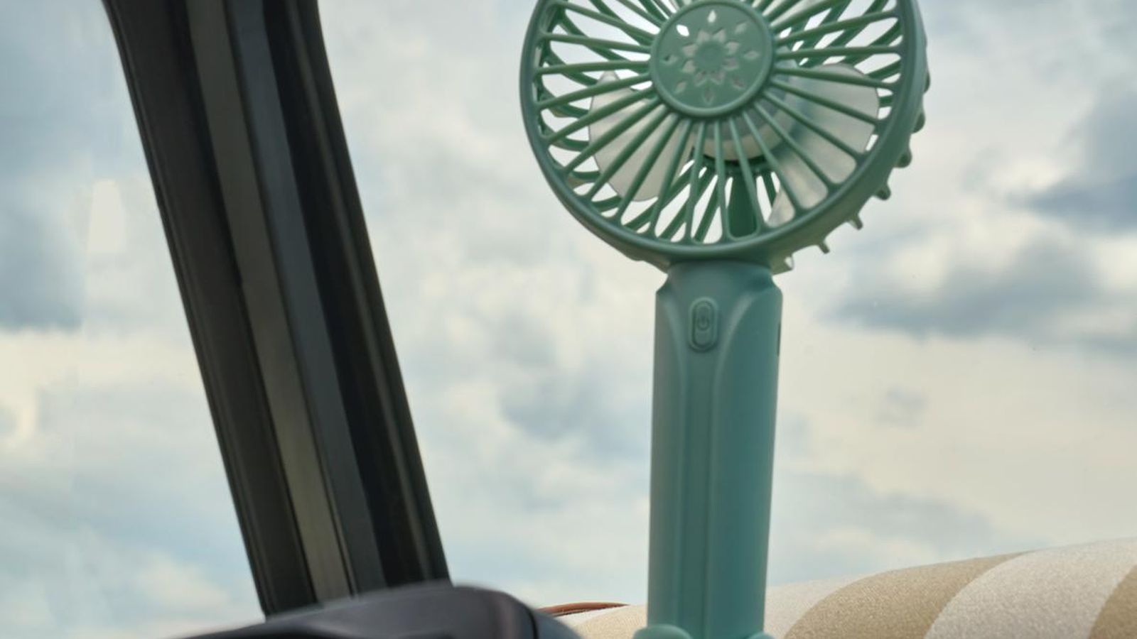 Sin equipo de climatización, este ventilador es el responsable de mover el aire en el interior del Topolino.