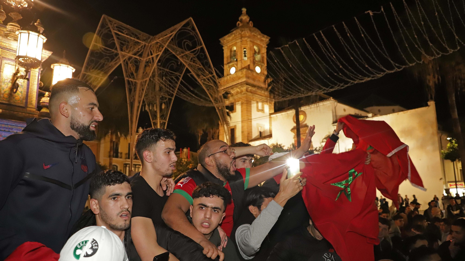 Fotos de la celebración en Algeciras de la victoria de Marruecos sobre España en Qatar