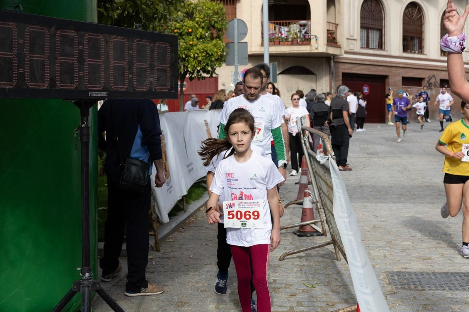 Más de 2.100 participantes corren  para promover la salud en Jaén, en imágenes (2)