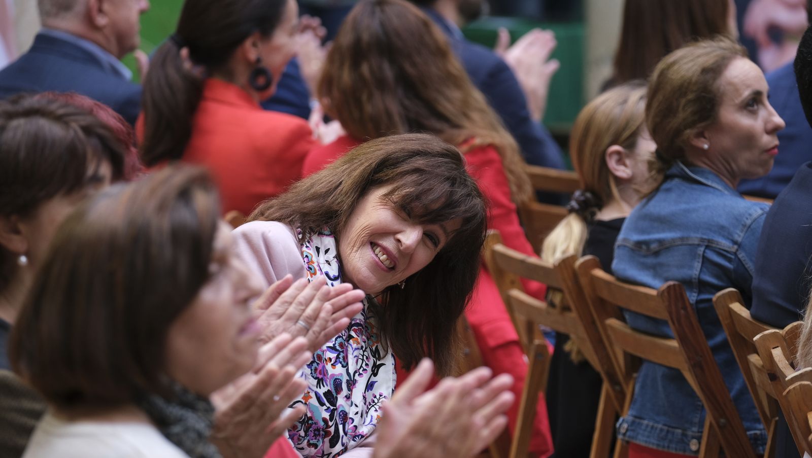 Imágenes del desfile benéfico contra el cáncer, en la Escuela de Artes de Almería
