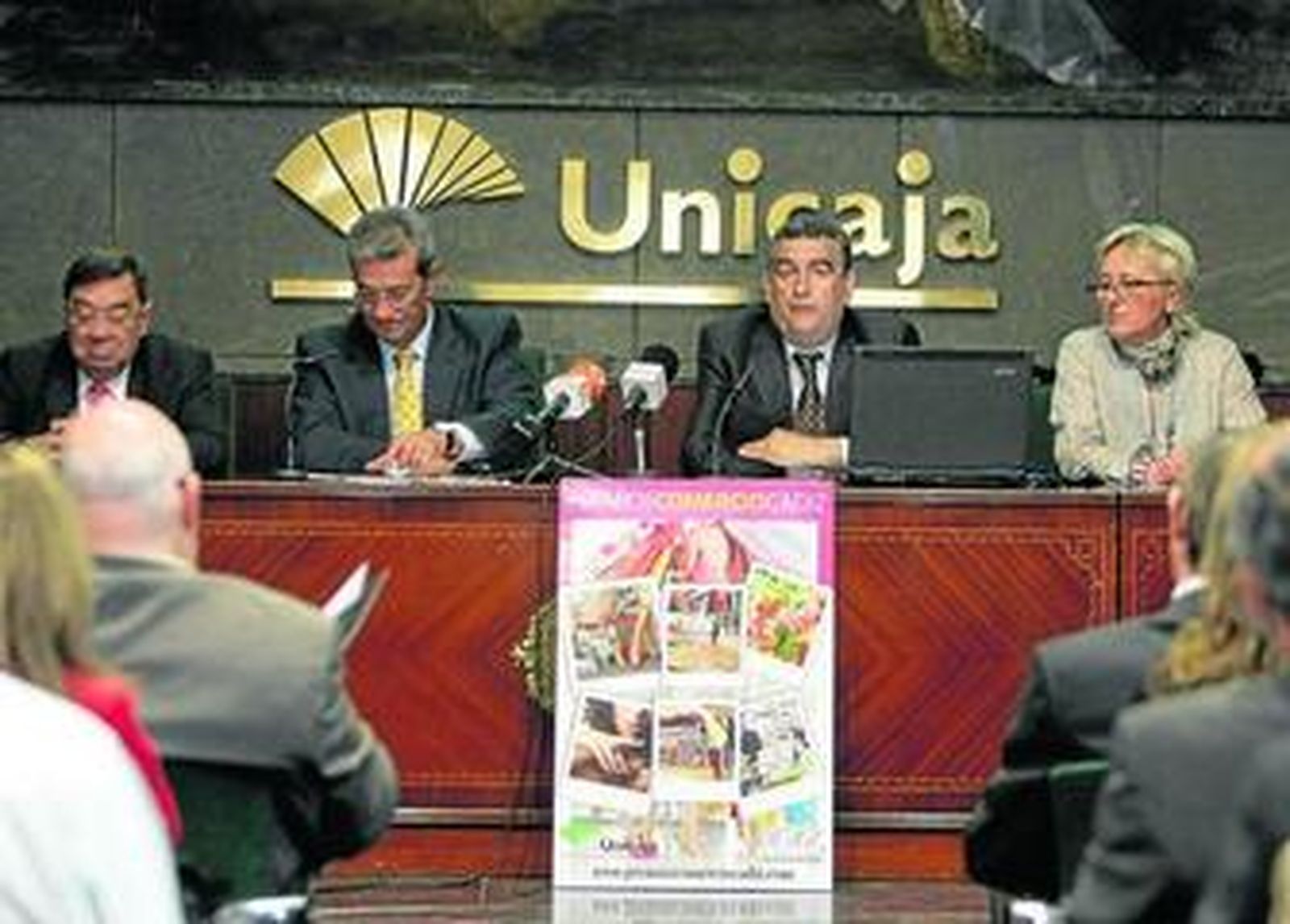 La presentación de la convocatoria se celebró en el salón de actos de Unicaja.
