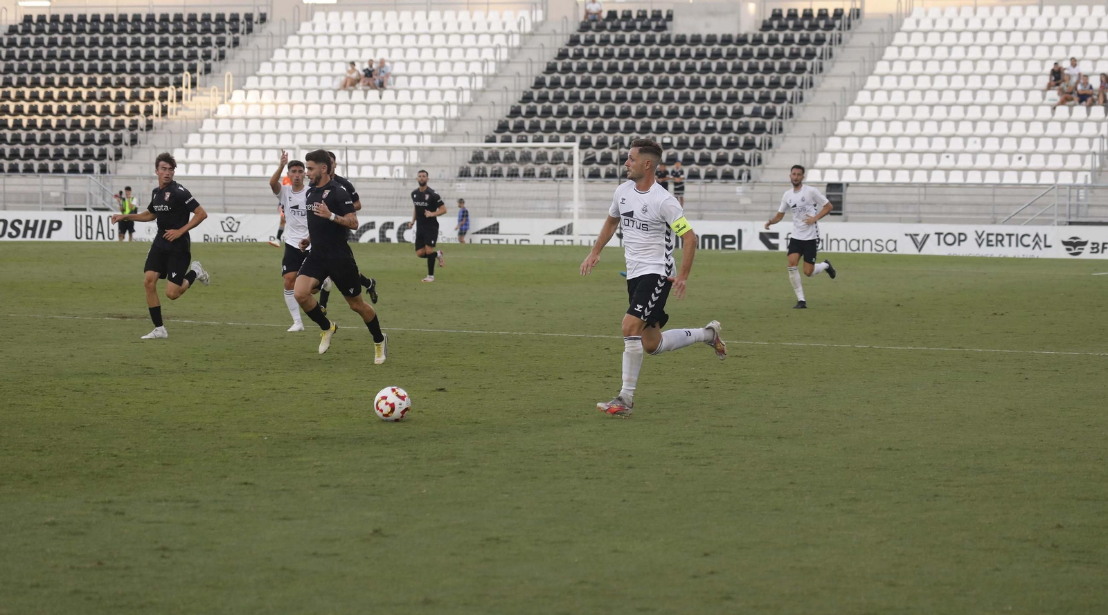 Las fotos del Balona-AD Ceuta de pretemporada en el Ciudad de La Línea (0-1)
