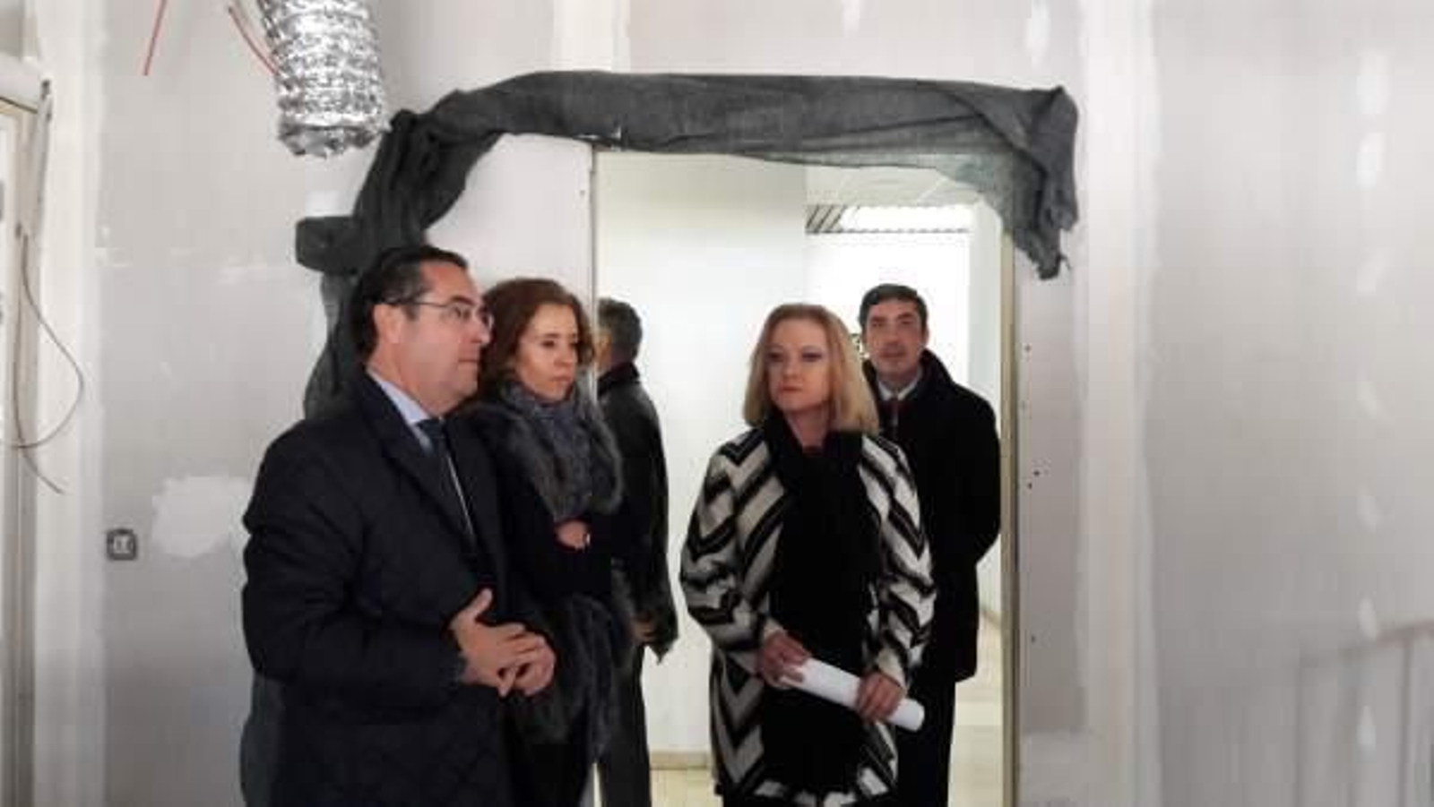 Briones, Crespo y Hernando, durante la visita a las instalaciones.