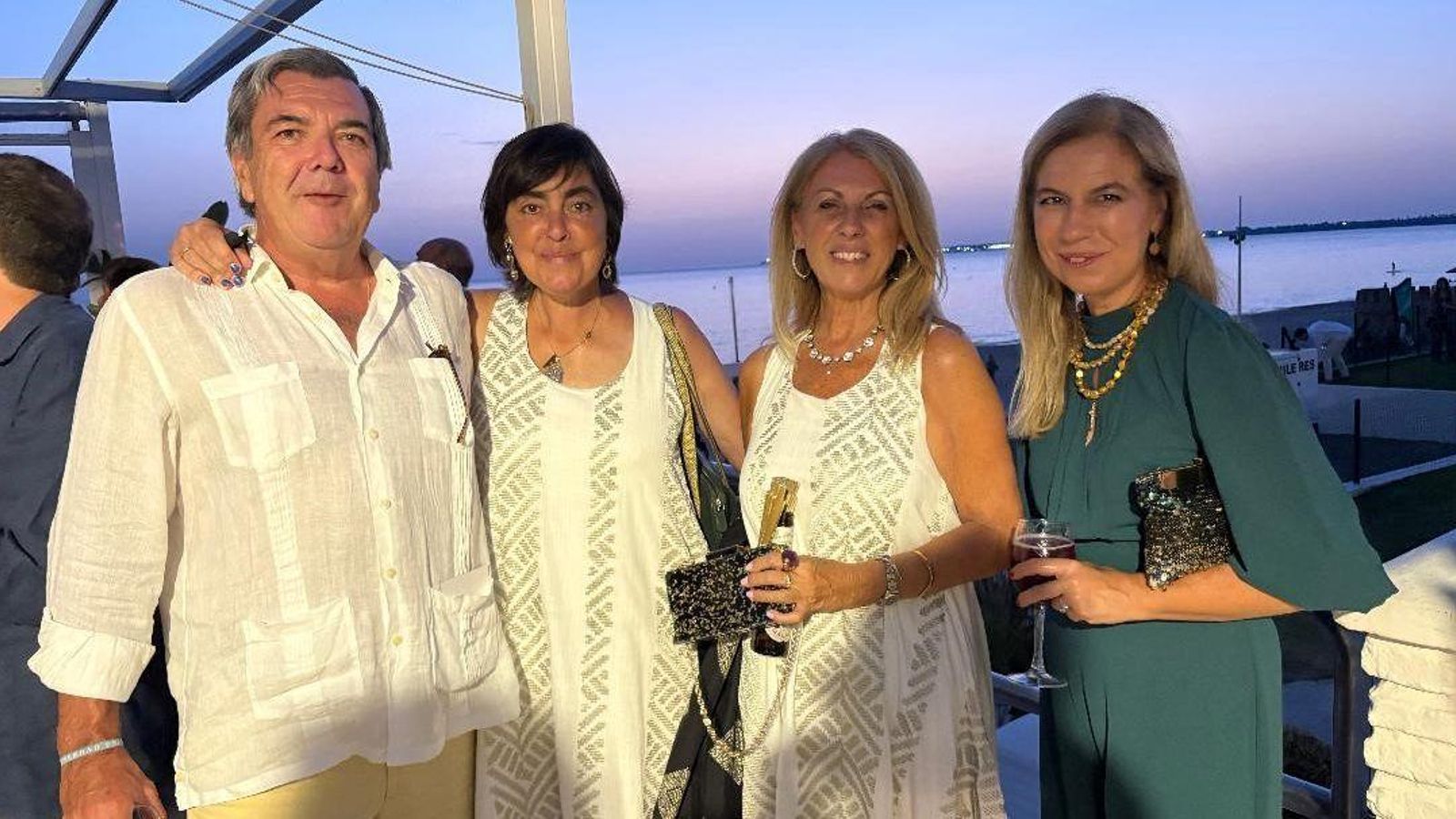 Fernando Guilloto, Ana Díaz, Montse Gutiérrez-Trueba y María Jesús Carnero, durante la celebración de los 50 años del Club de Vista Hermosa