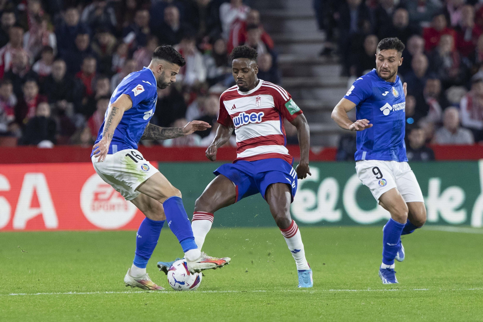 El lateral debutó contra el Getafe en Liga