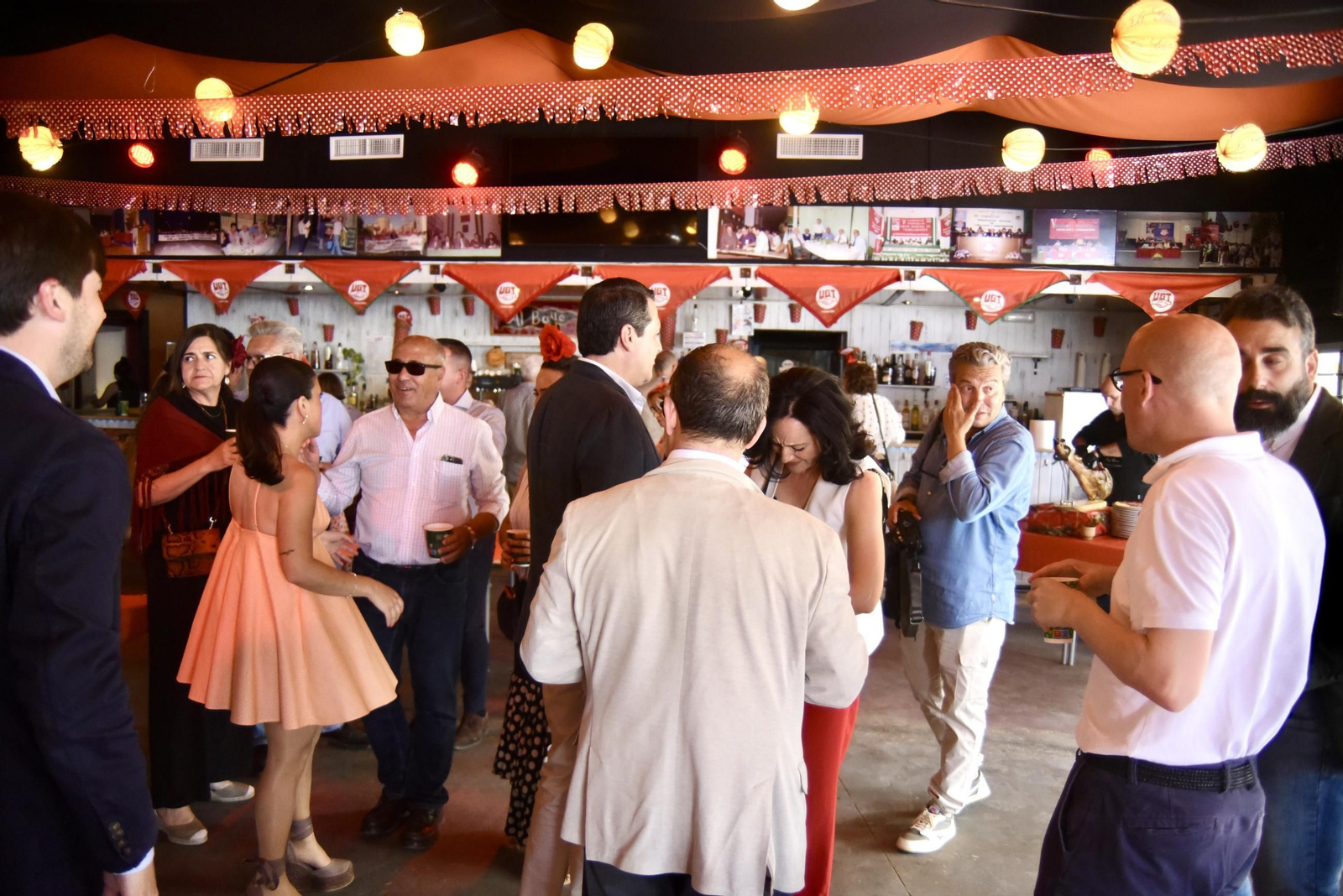 Las mejores imágenes de un lunes de Feria en Córdoba cargado de comidas de empresa y recepciones