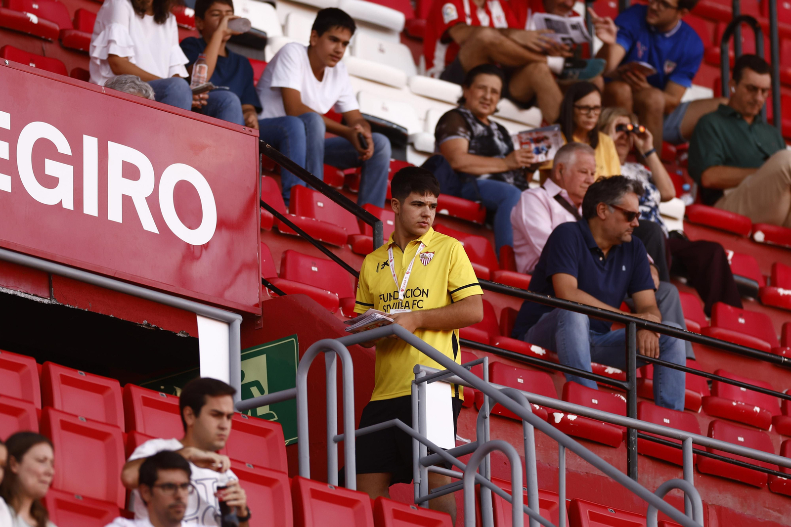 Búscate en las fotos del Sevilla-Athletic