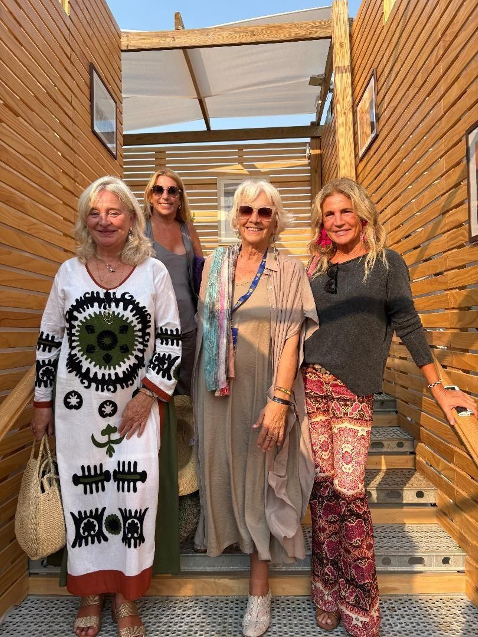 Mercedes Colombo, Inmaculada Olivero, Teófila Martínez y Teresa de la Cierva.