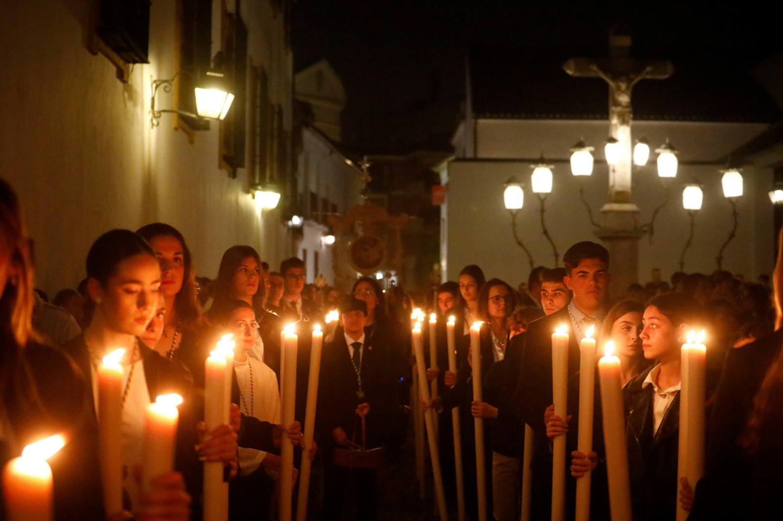 El vía crucis del Señor de la Humildad y Paciencia de Córdoba, en imágenes