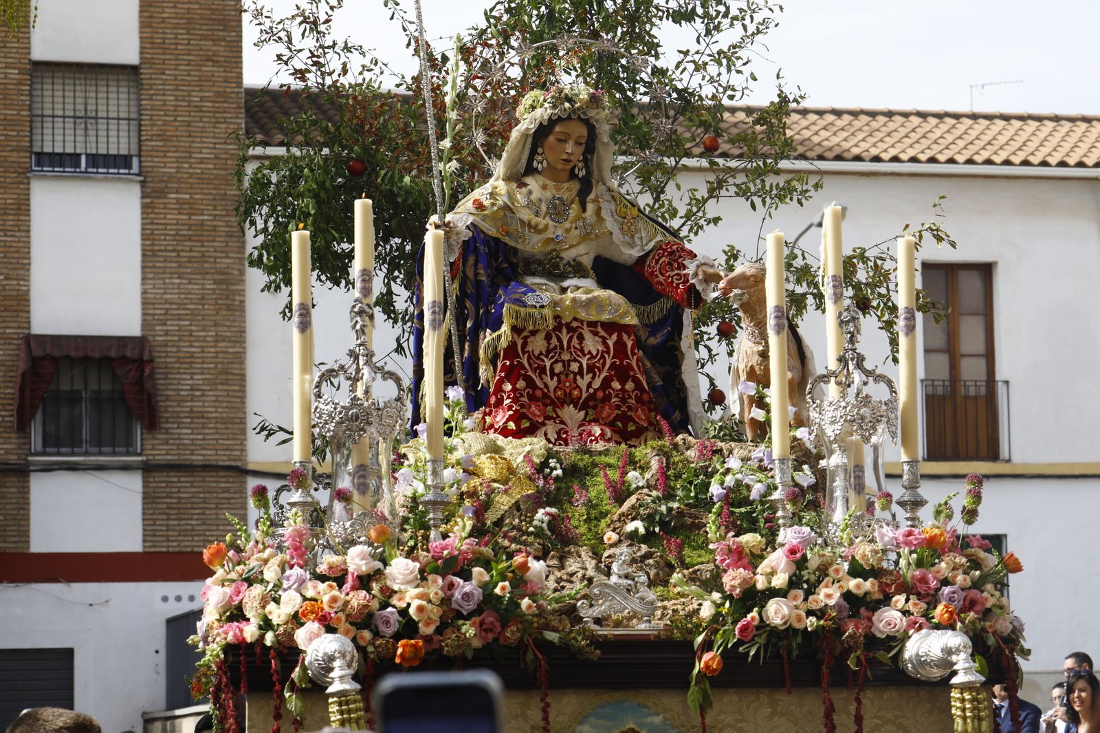 La procesión de la Divina Pastora de las Almas de Córdoba, en imágenes