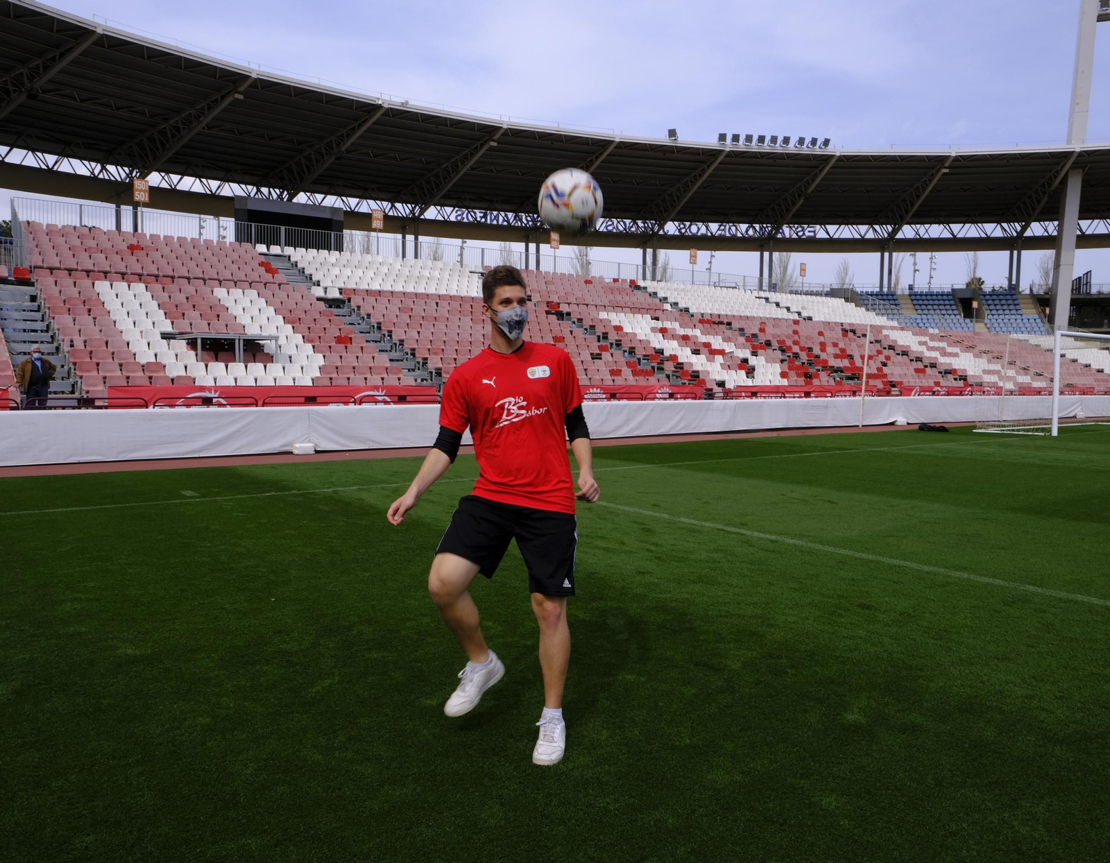 Fotogalería de la visita de Vicente del Bosque al equipo Genuine de la Fundación U.D. Almería