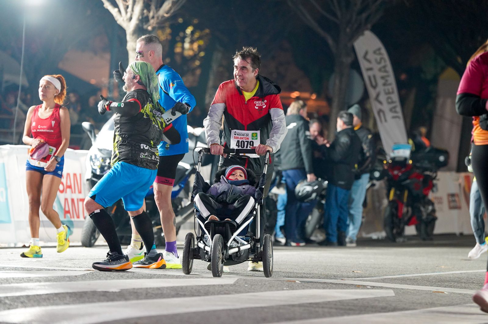 En imágenes: búscate en tu llegada a meta de la Carrera de San Antón 2026 (4)