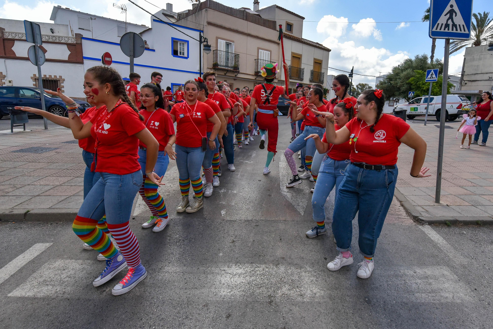 Búscate en las fotos de la cabalgata del Día del Niño en Los Barrios