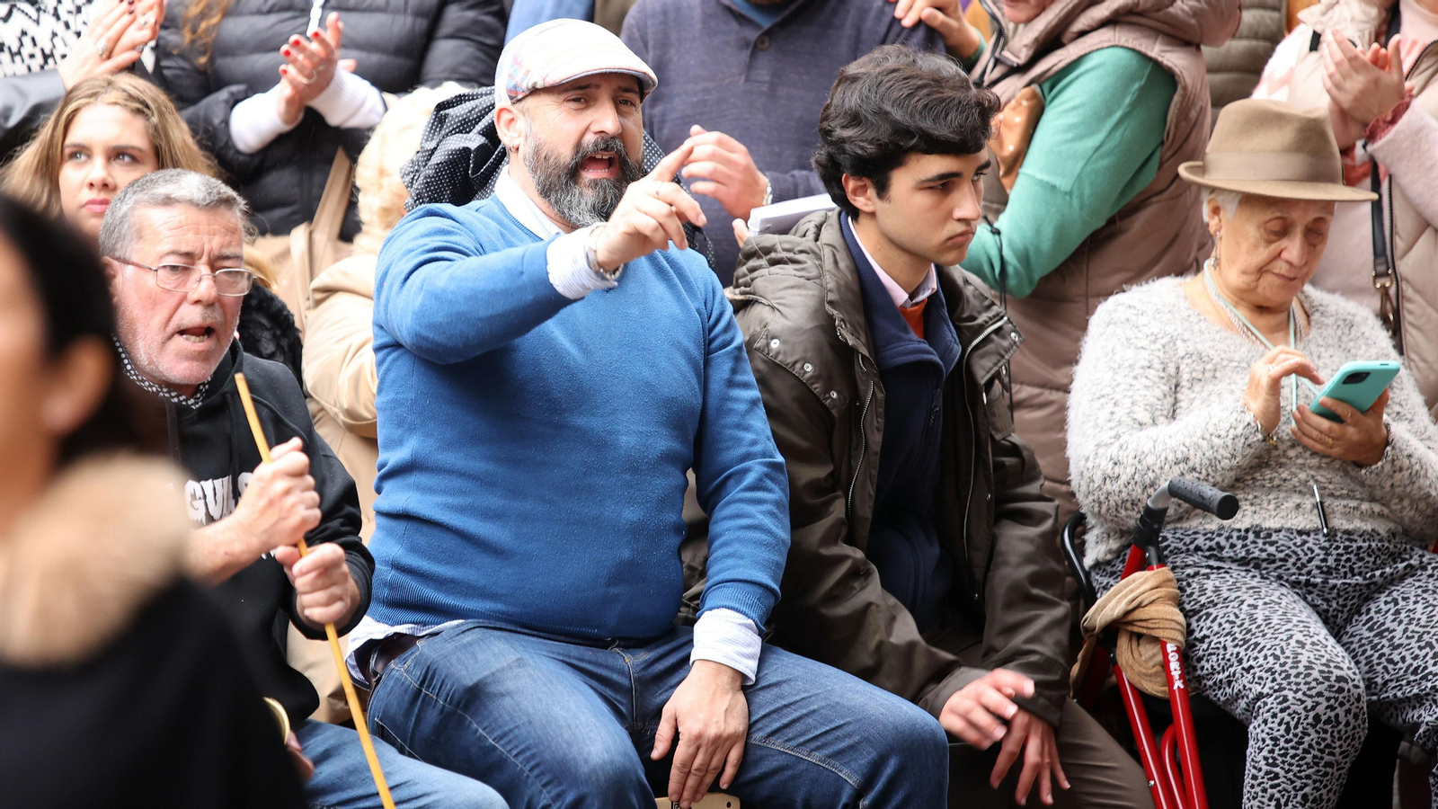 Ambiente de fiesta pasado por agua en las zambombas de Jerez