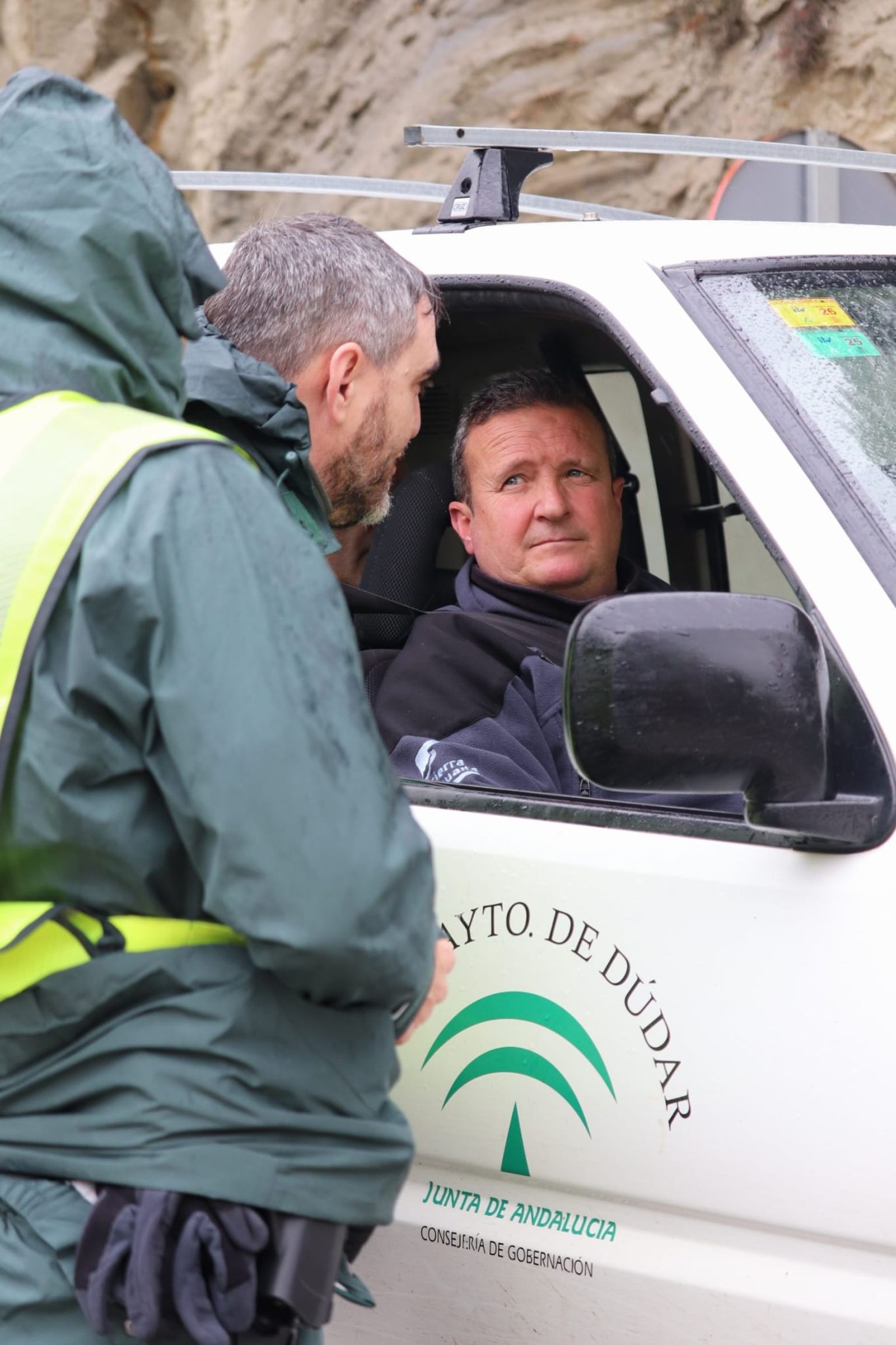 Todas las fotos de la borrasca Leonardo y sus incidencias en Granada: desprendimientos, ríos desbordados y lluvia