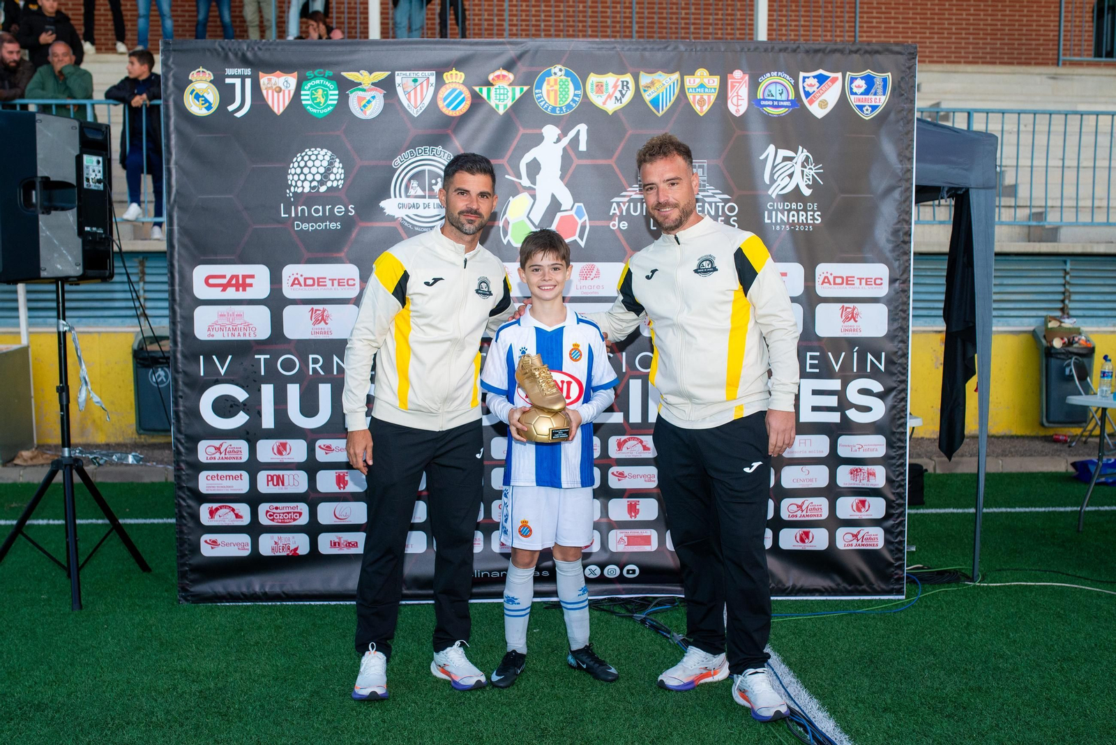 En imágenes: el RCD Espanyol, campeón del IV Torneo Internacional de Fútbol Alevín 'Ciudad de Linares'
