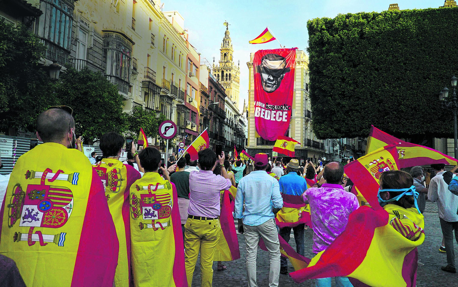 Una de las "caceroladas" celebradas en Sevilla contra Pedro Sánchez.