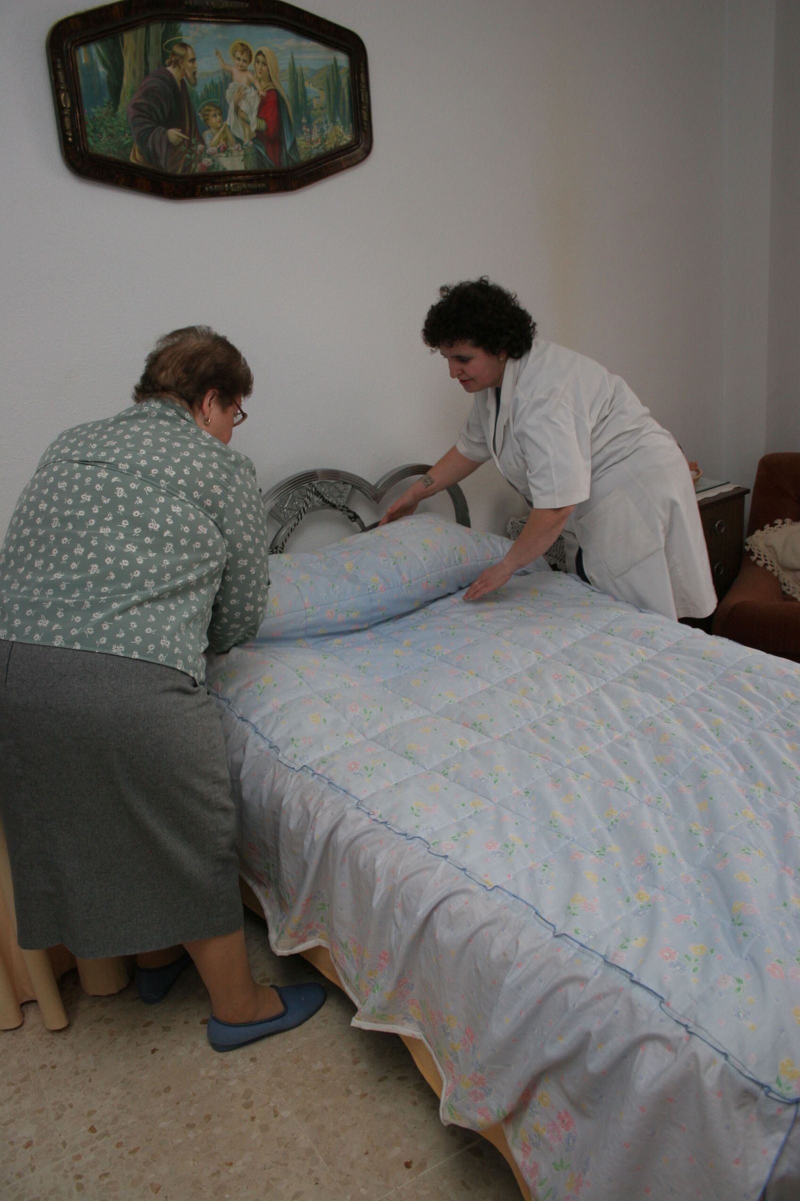 Arquisocial niega los positivos en la ayuda a domicilio de Granada y eleva a 32 los trabajadores en cuarentena