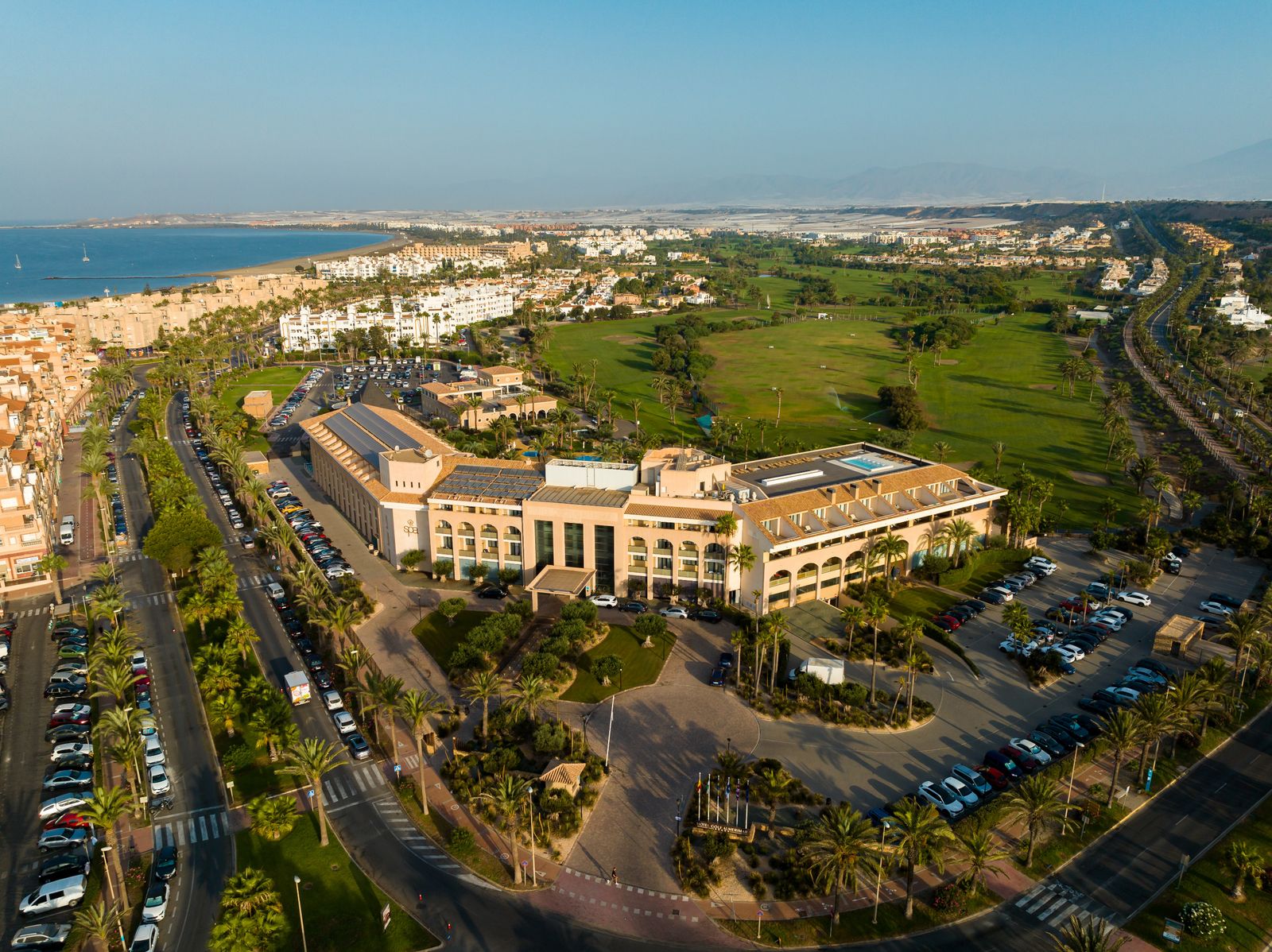 El Ejido cuenta con un frente litoral envidiable y una oferta de referencia para el turista de golf.